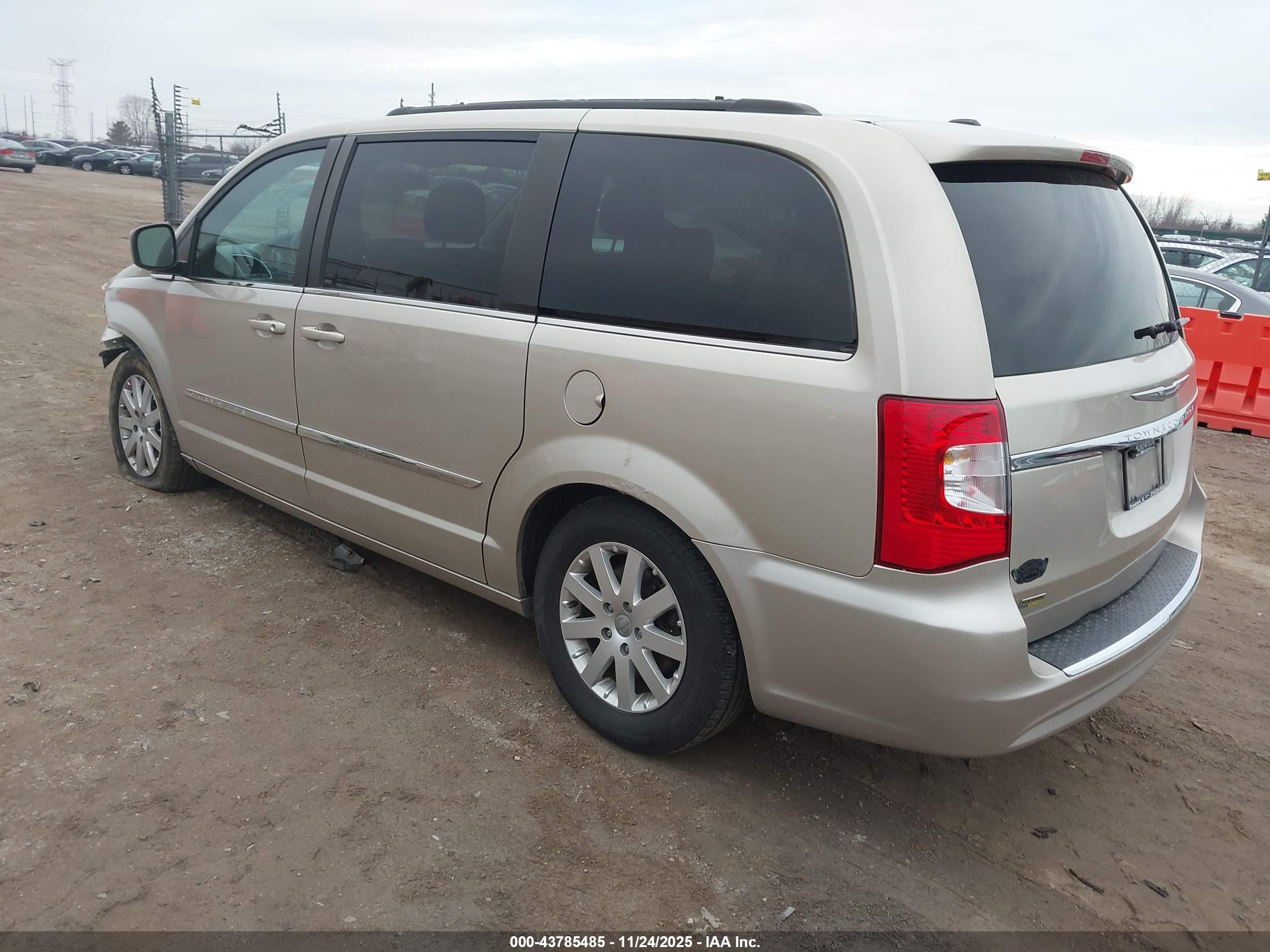 CHRYSLER TOWN image 3