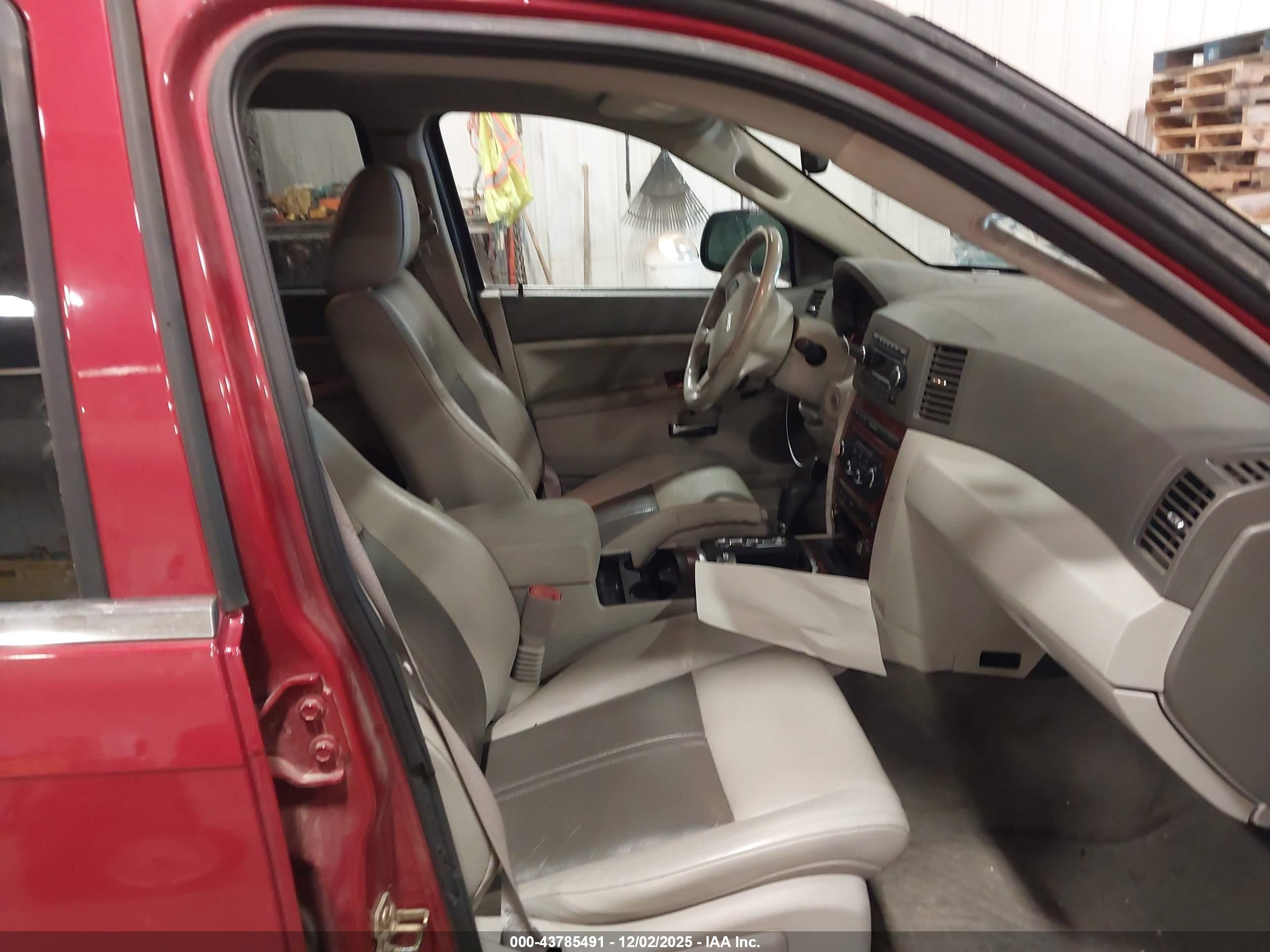 JEEP GRAND image 5