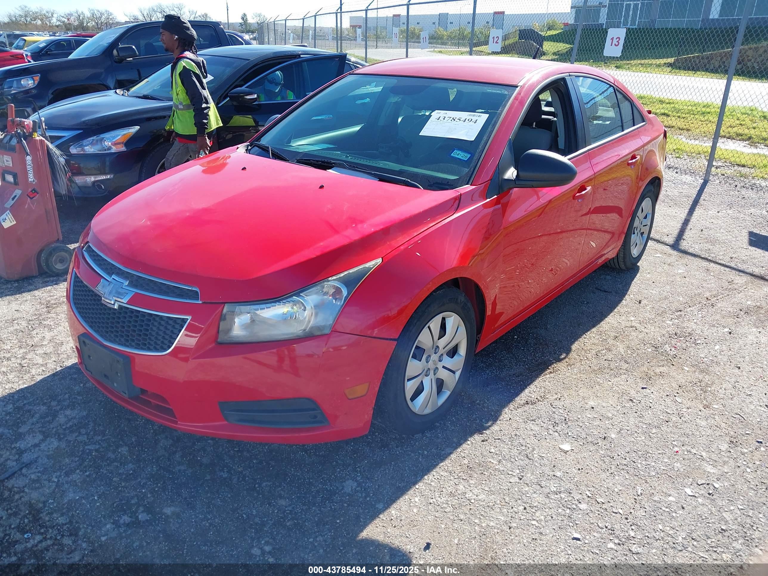 CHEVROLET CRUZE image 2