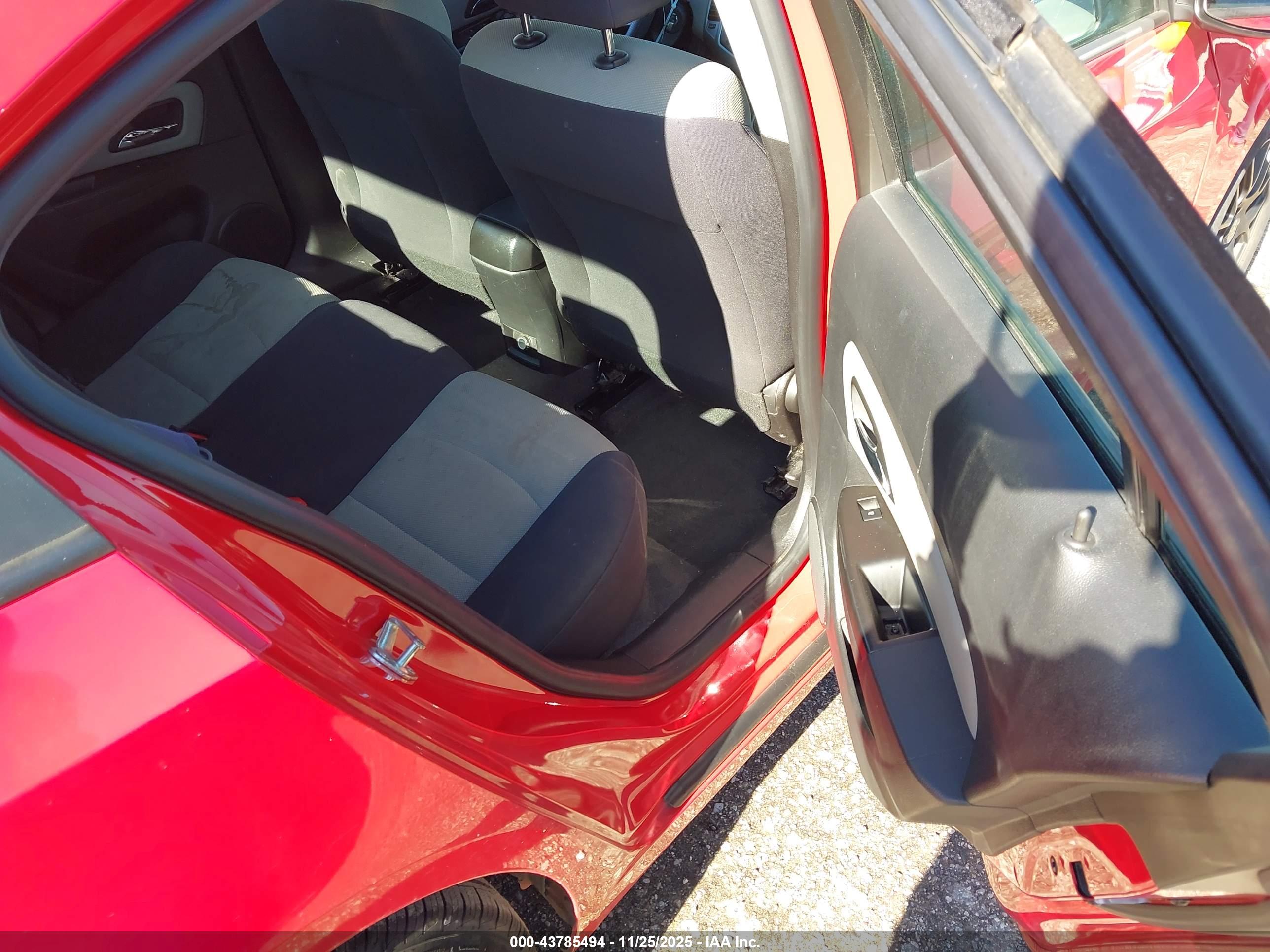 CHEVROLET CRUZE image 8