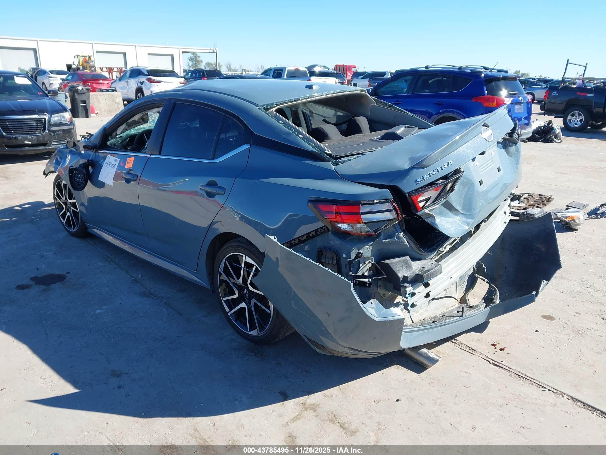 NISSAN SENTRA image 3