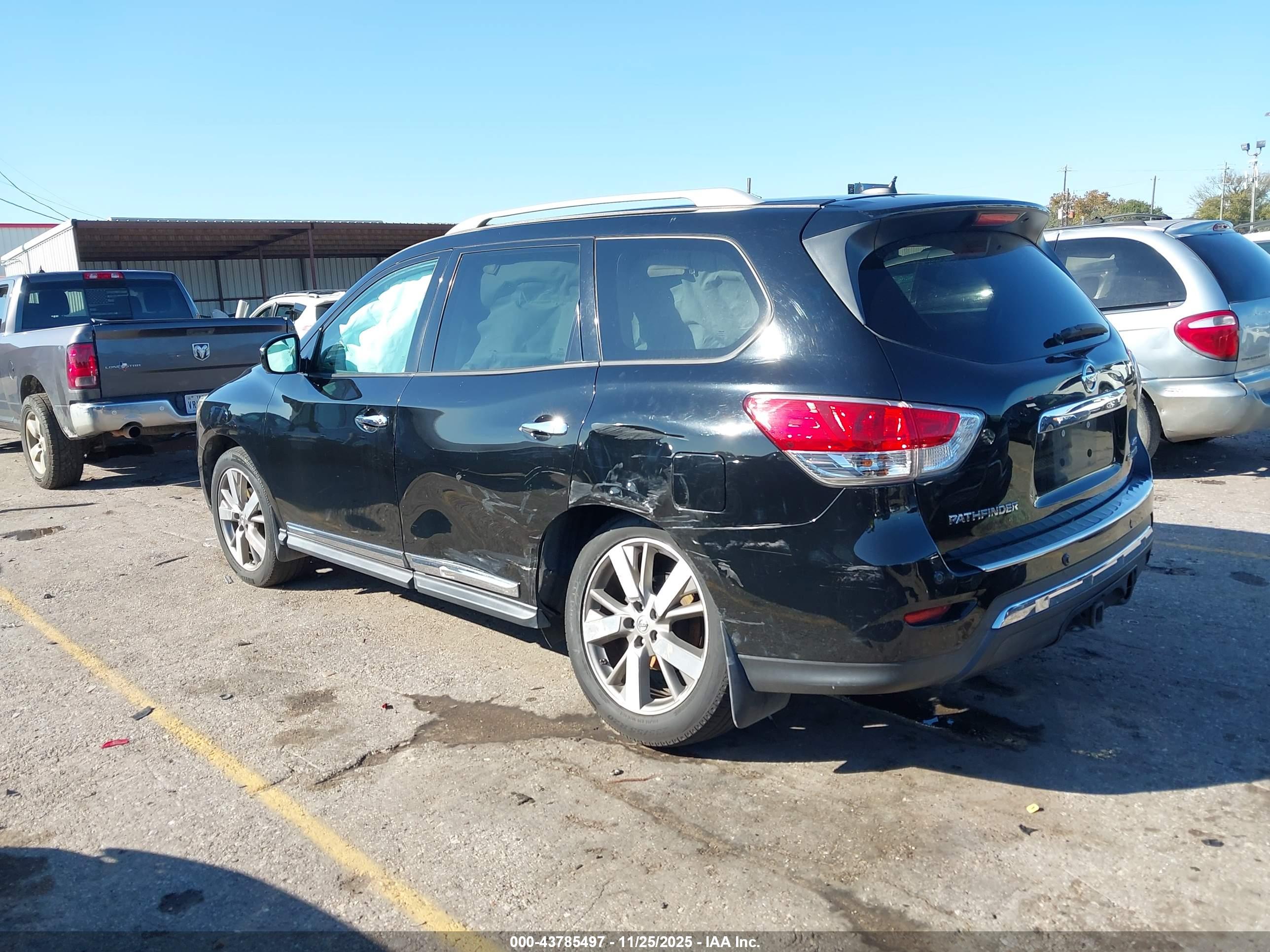 NISSAN PATHFINDER image 3