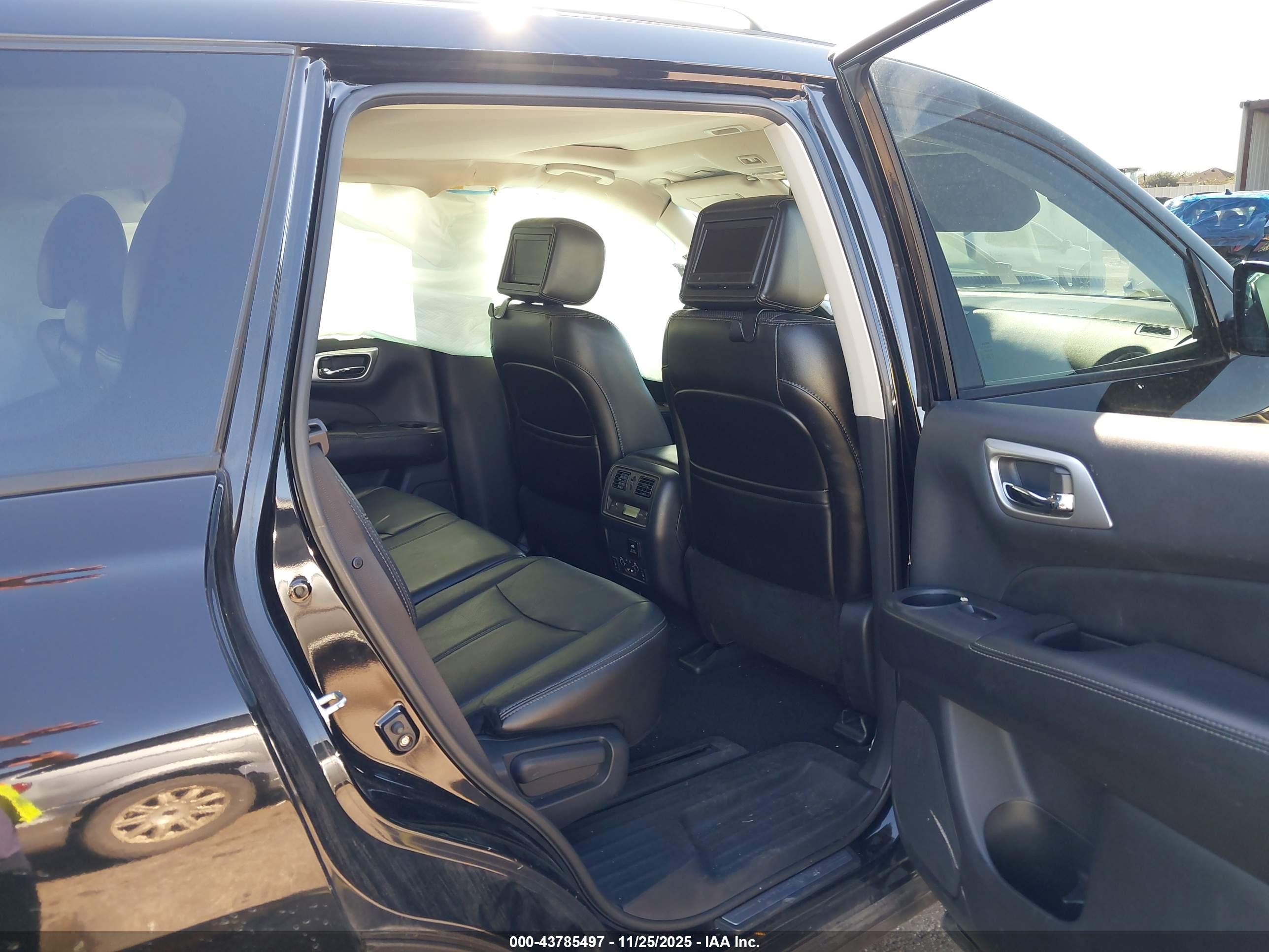 NISSAN PATHFINDER image 8