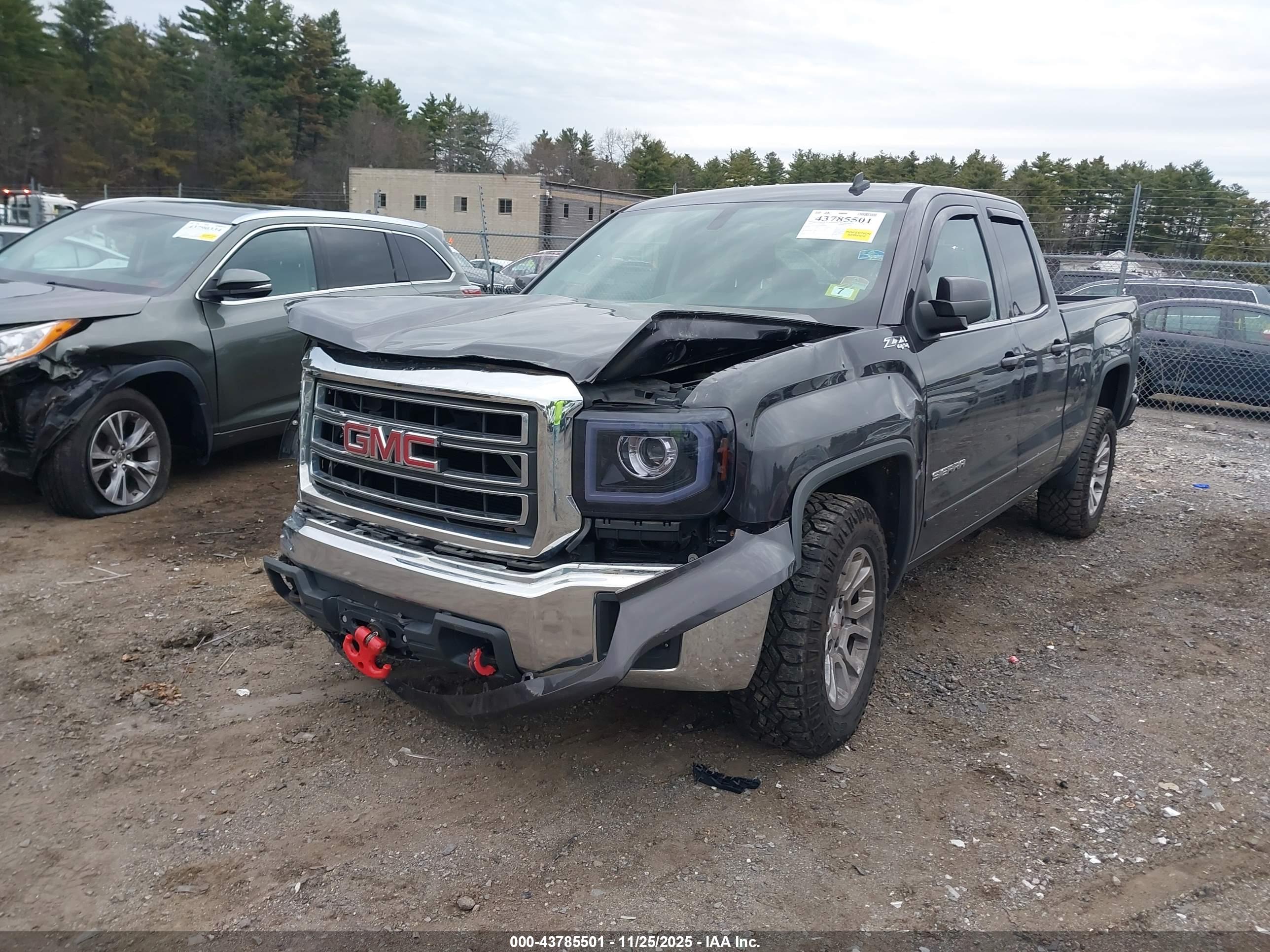 GMC SIERRA image 2