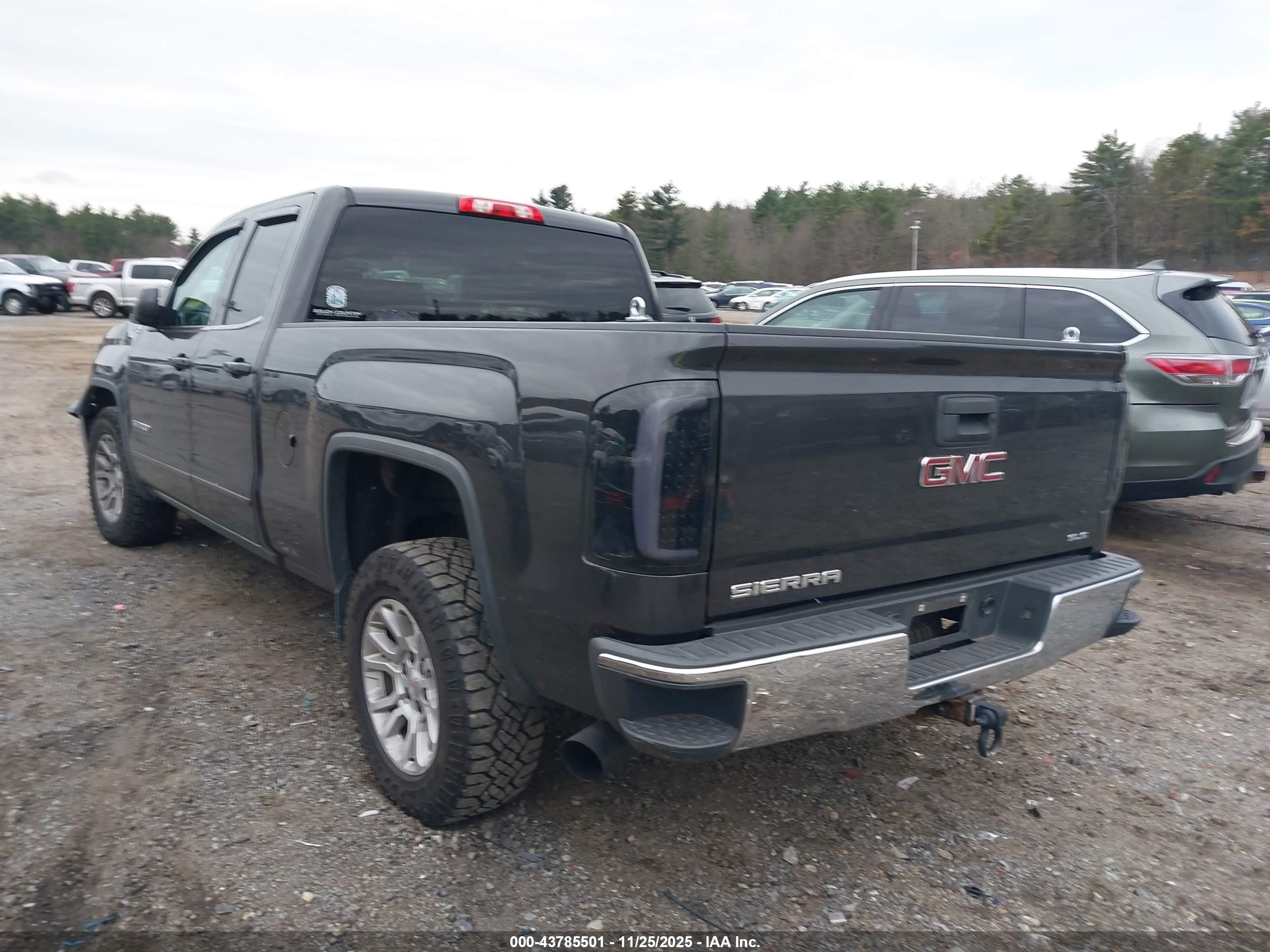 GMC SIERRA image 3