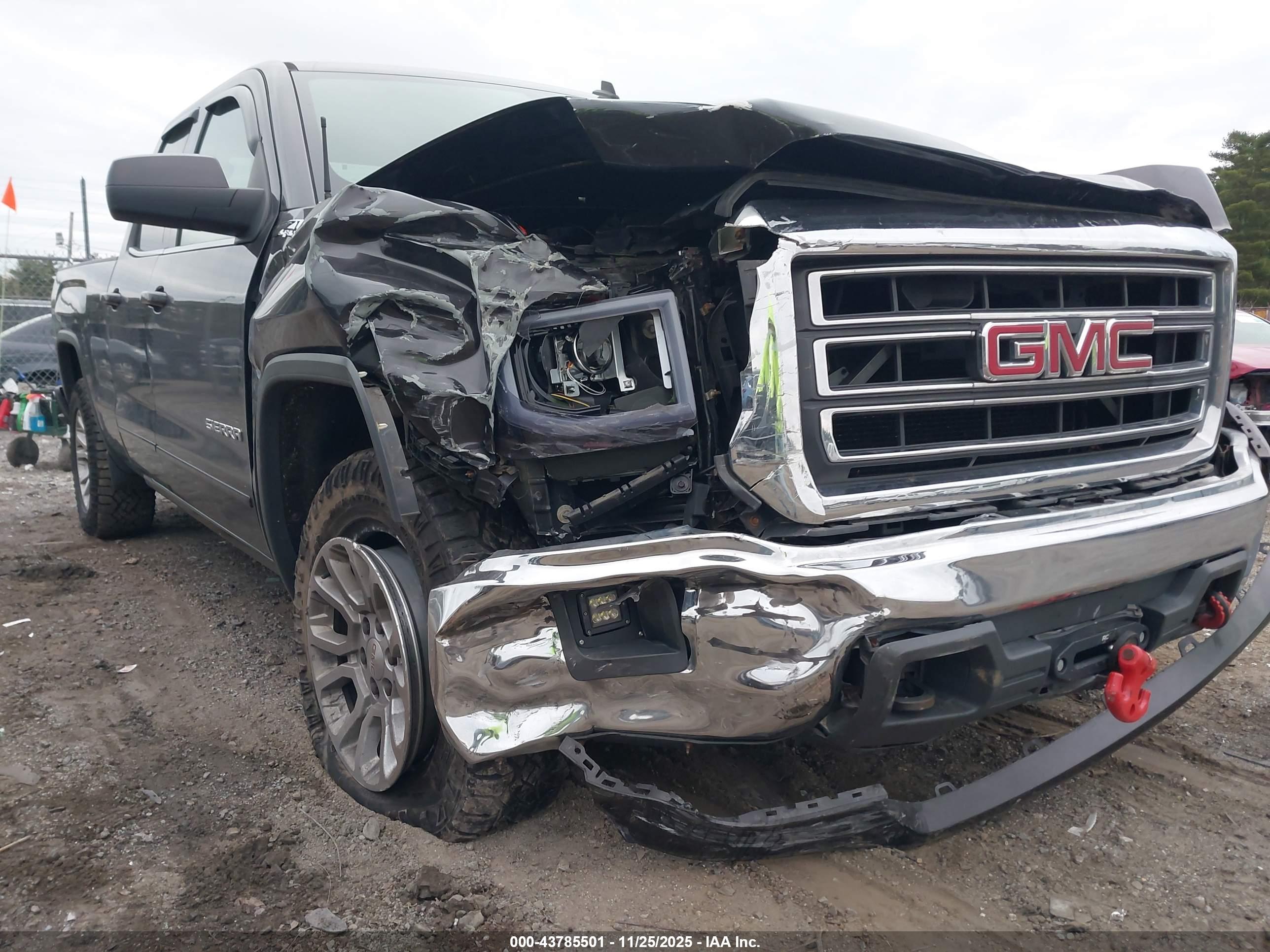 GMC SIERRA image 6