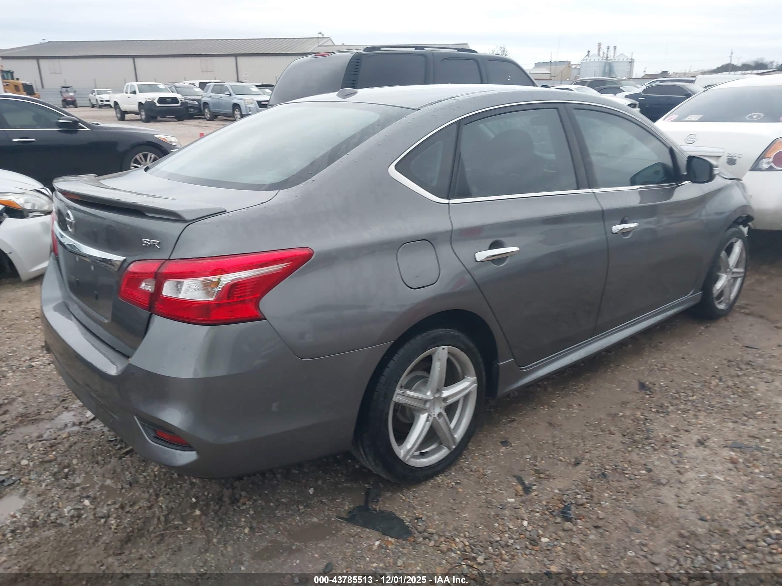 NISSAN SENTRA image 4