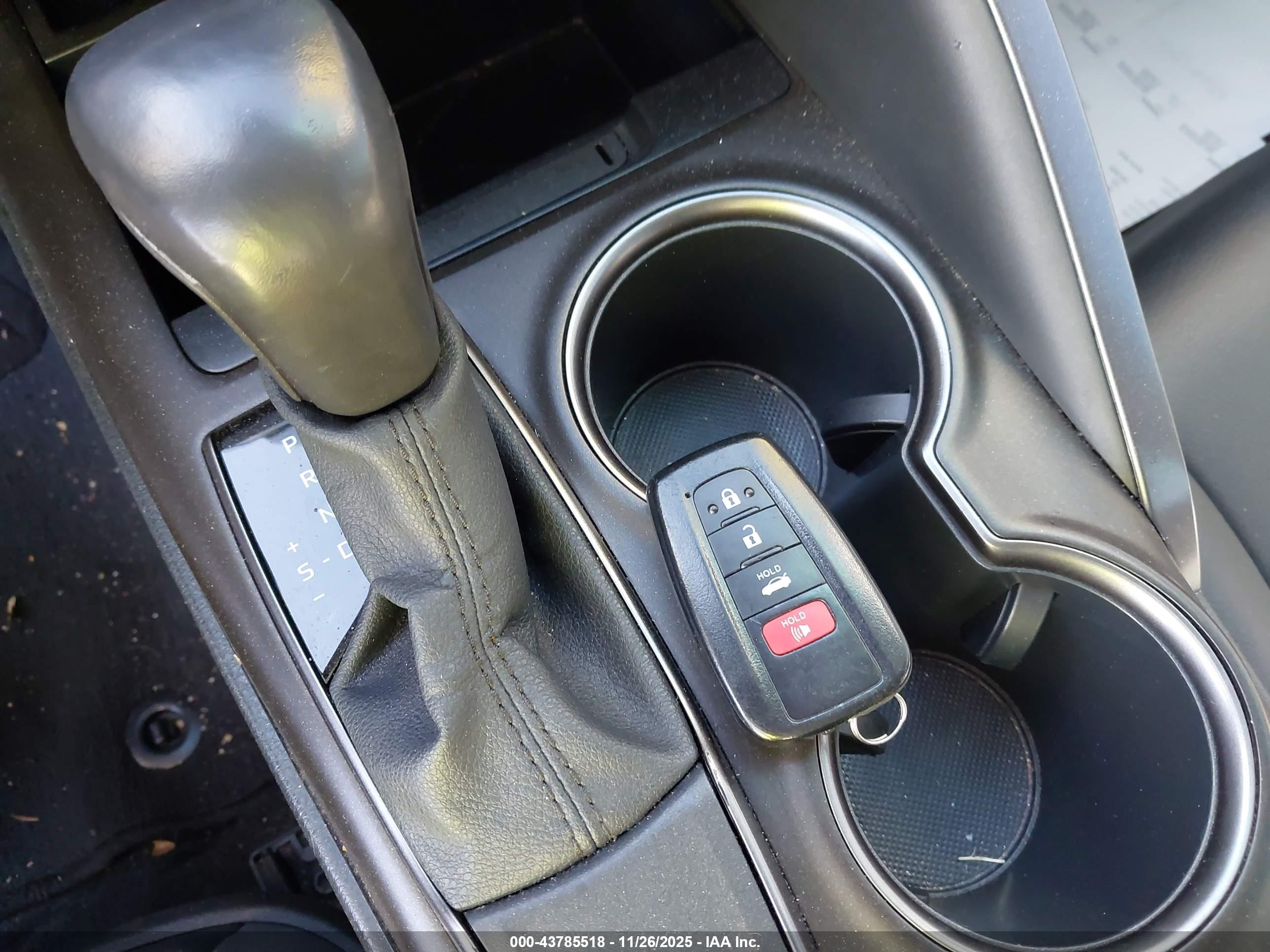 TOYOTA CAMRY image 11
