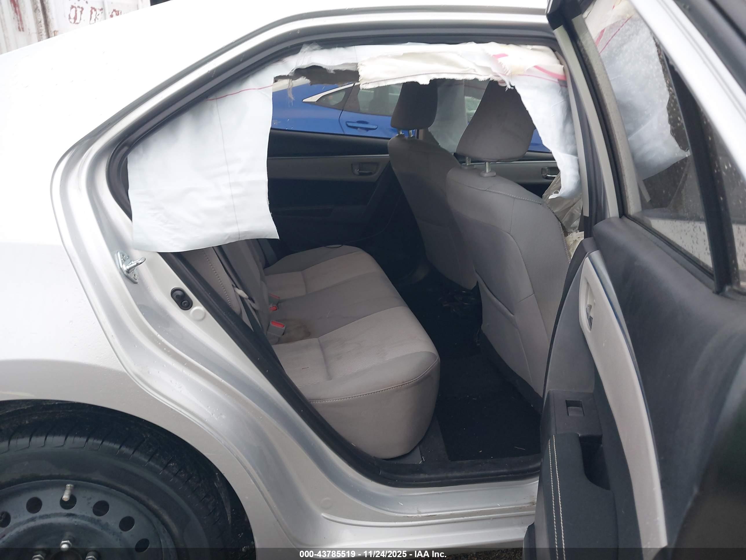 TOYOTA COROLLA image 8