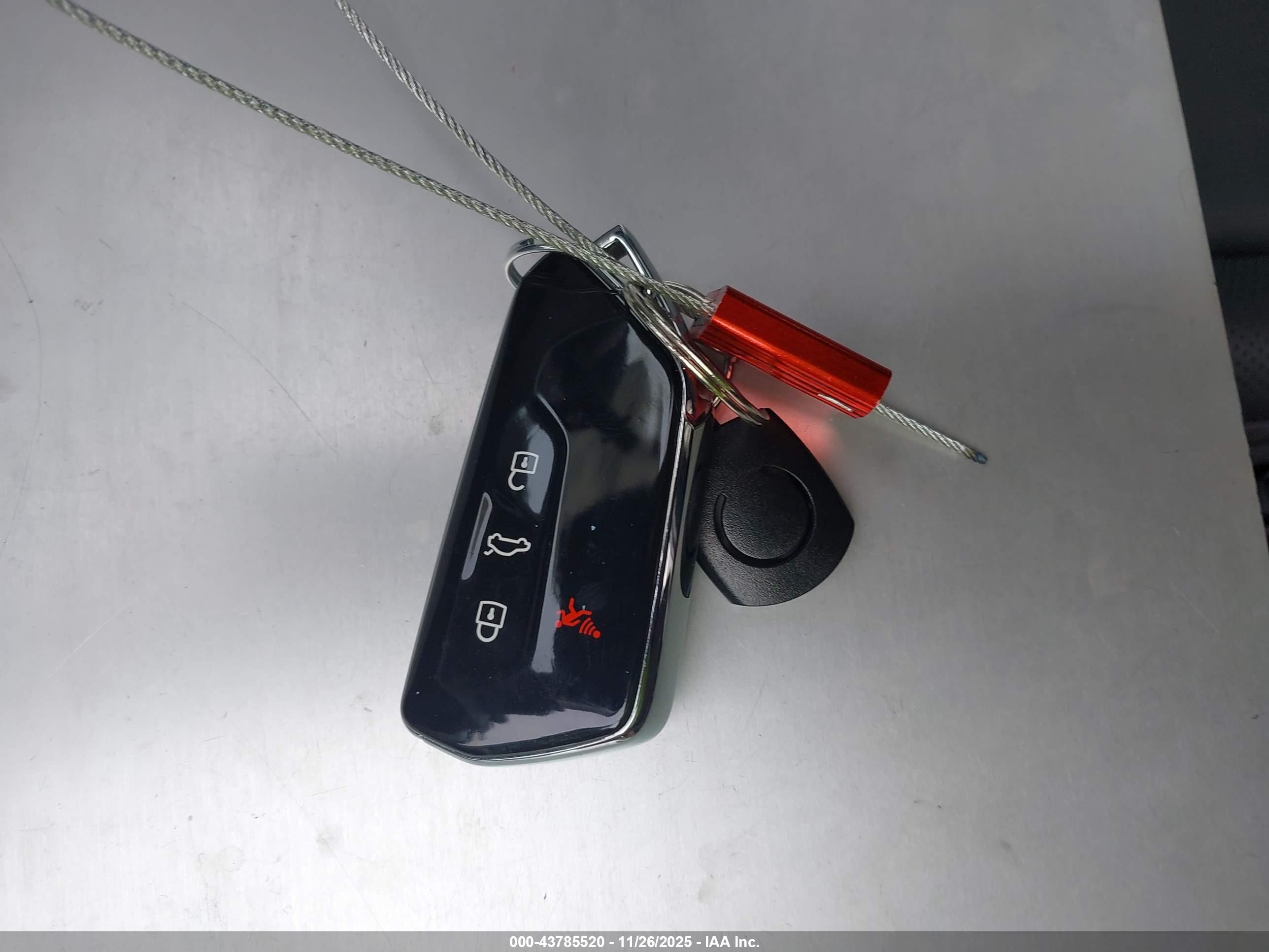 VOLKSWAGEN ID.4 image 11