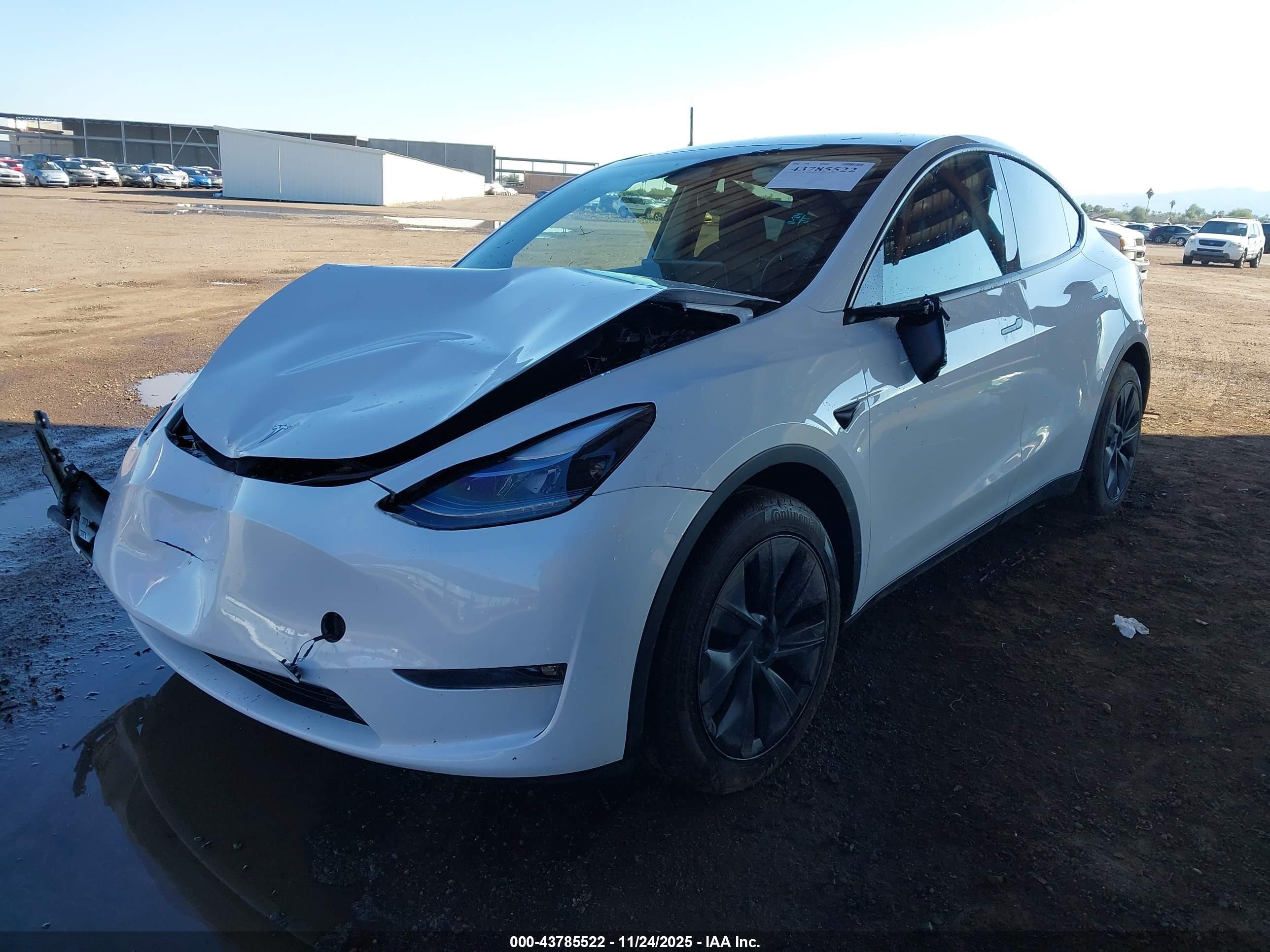 TESLA MODEL image 2