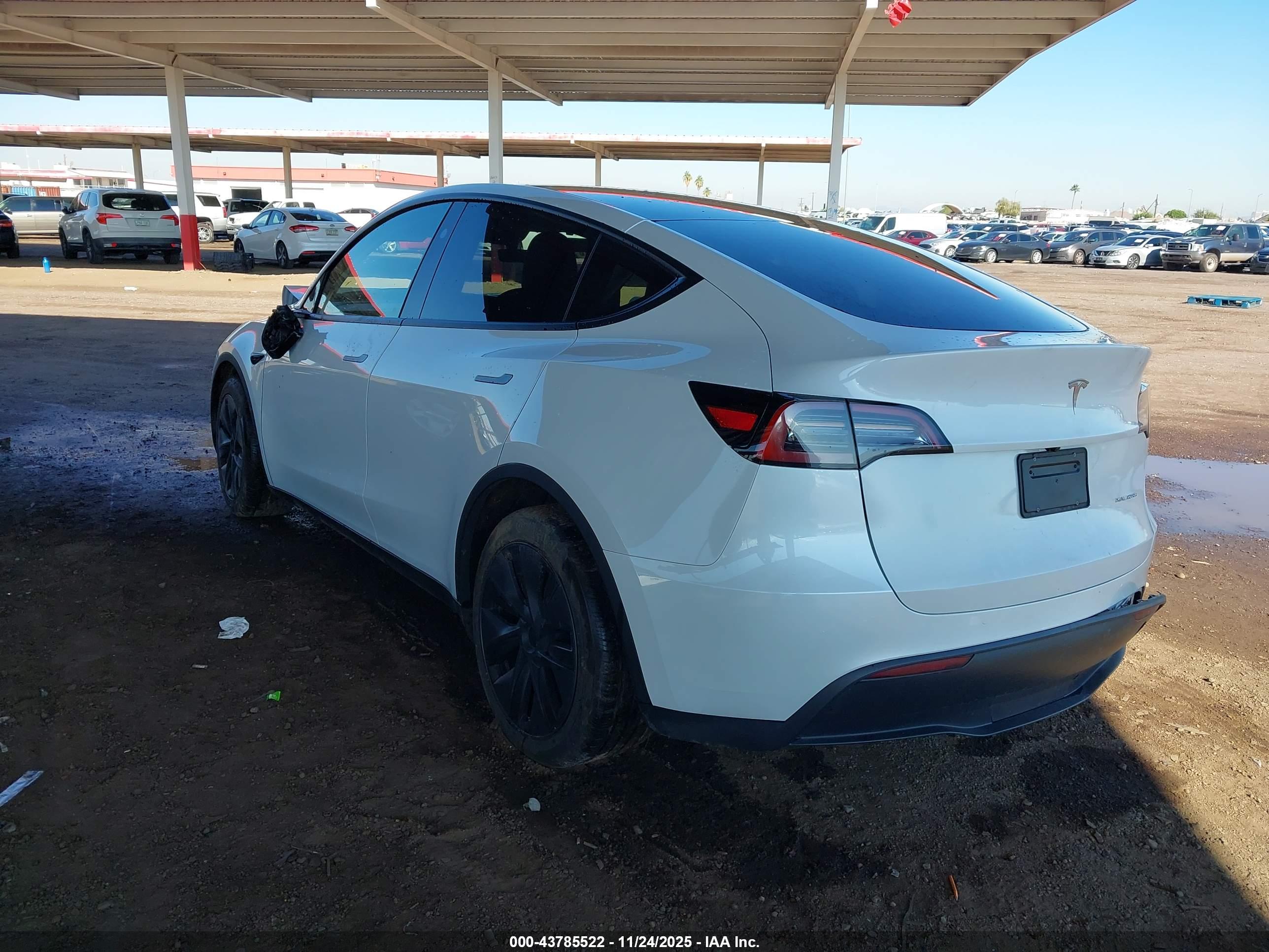 TESLA MODEL image 3