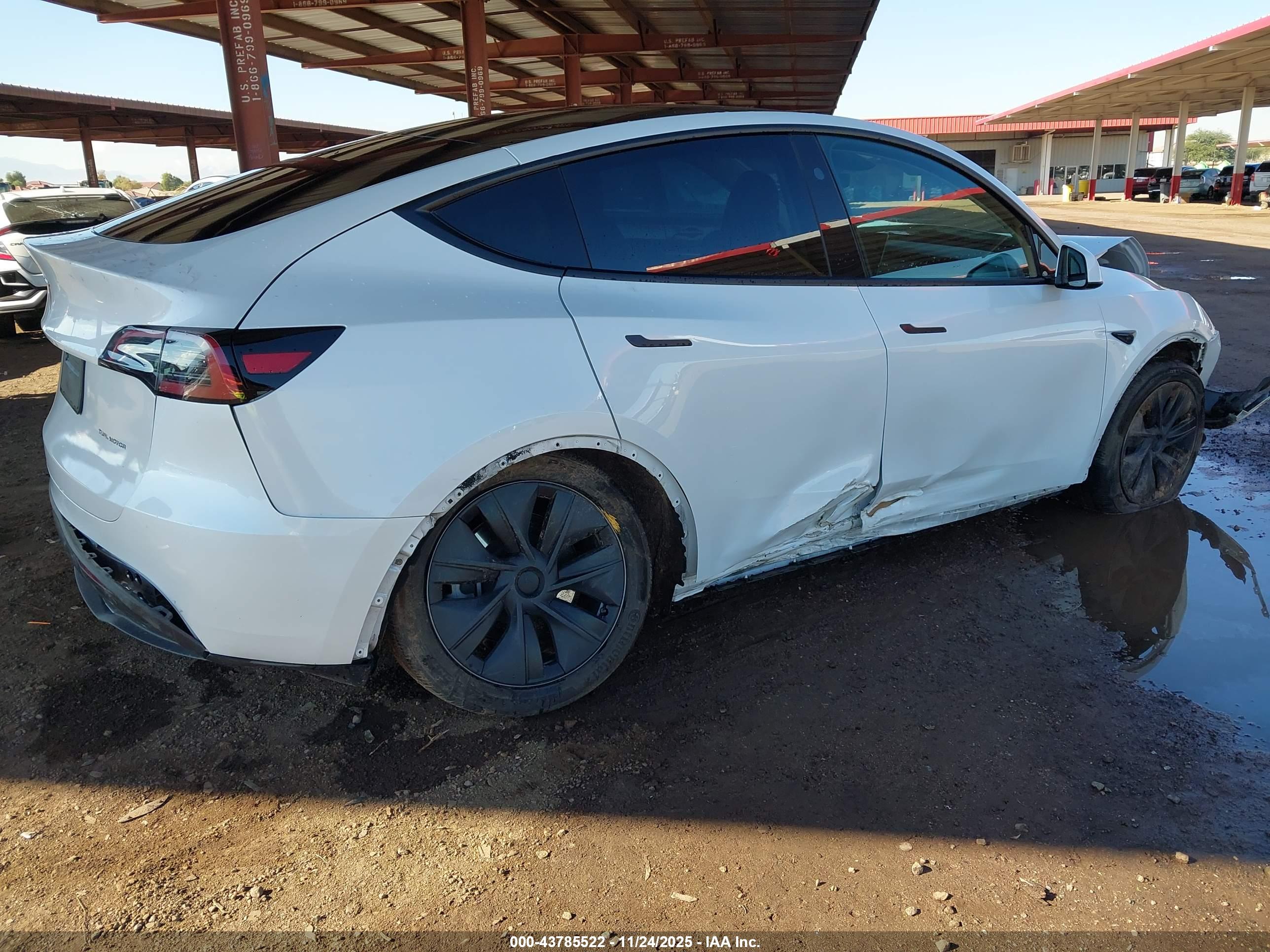 TESLA MODEL image 6