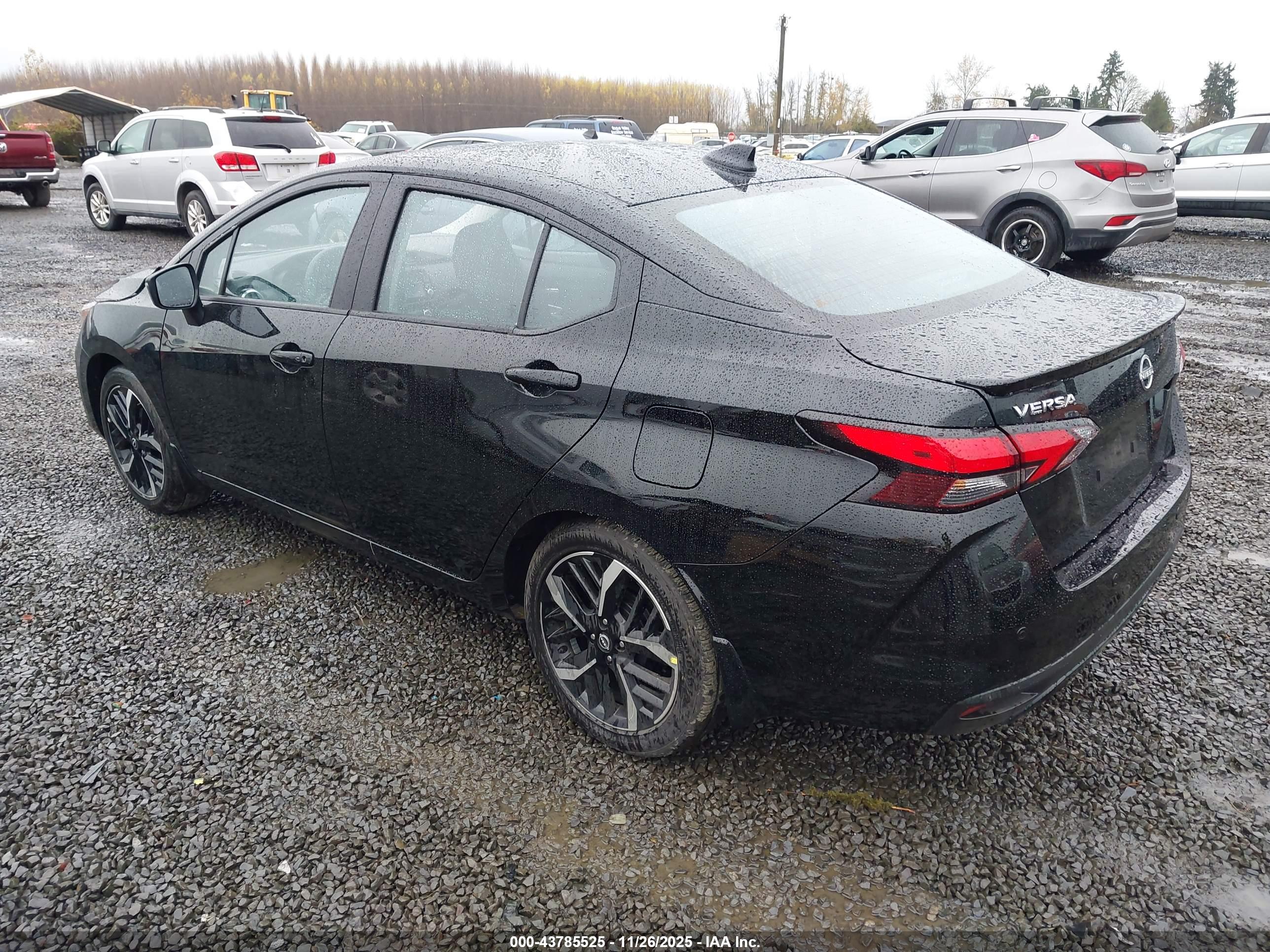 NISSAN VERSA image 3