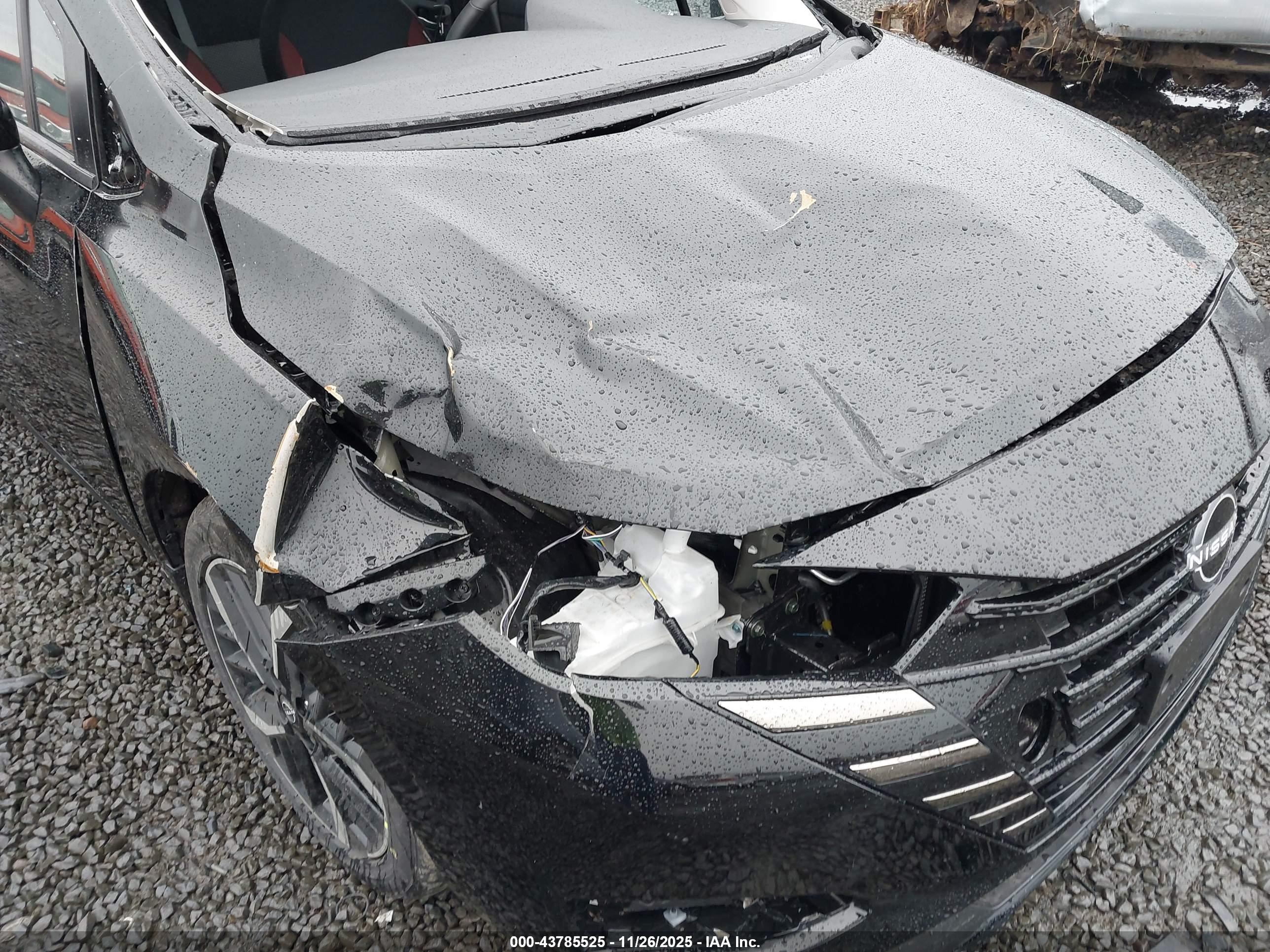 NISSAN VERSA image 6