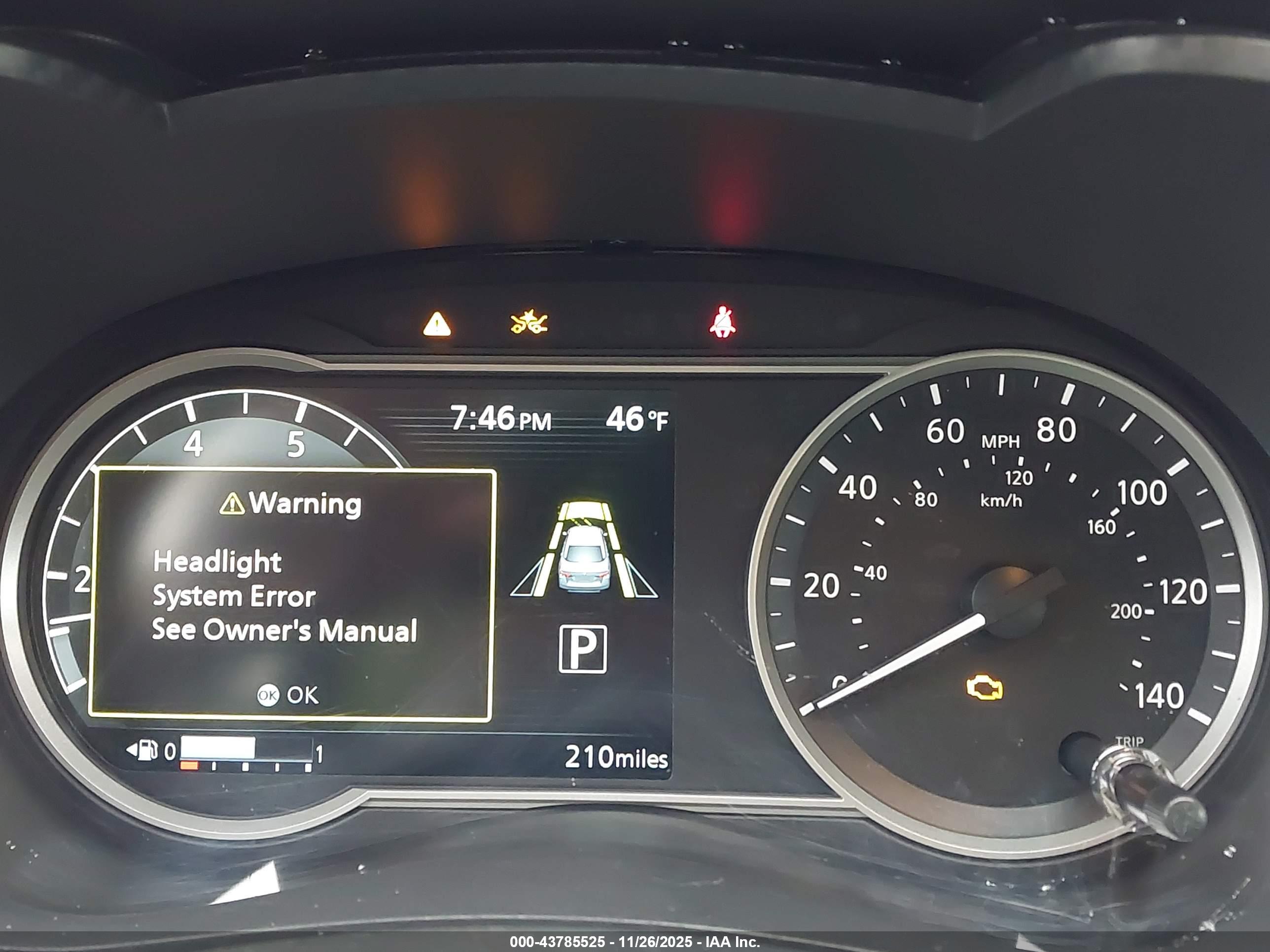 NISSAN VERSA image 7