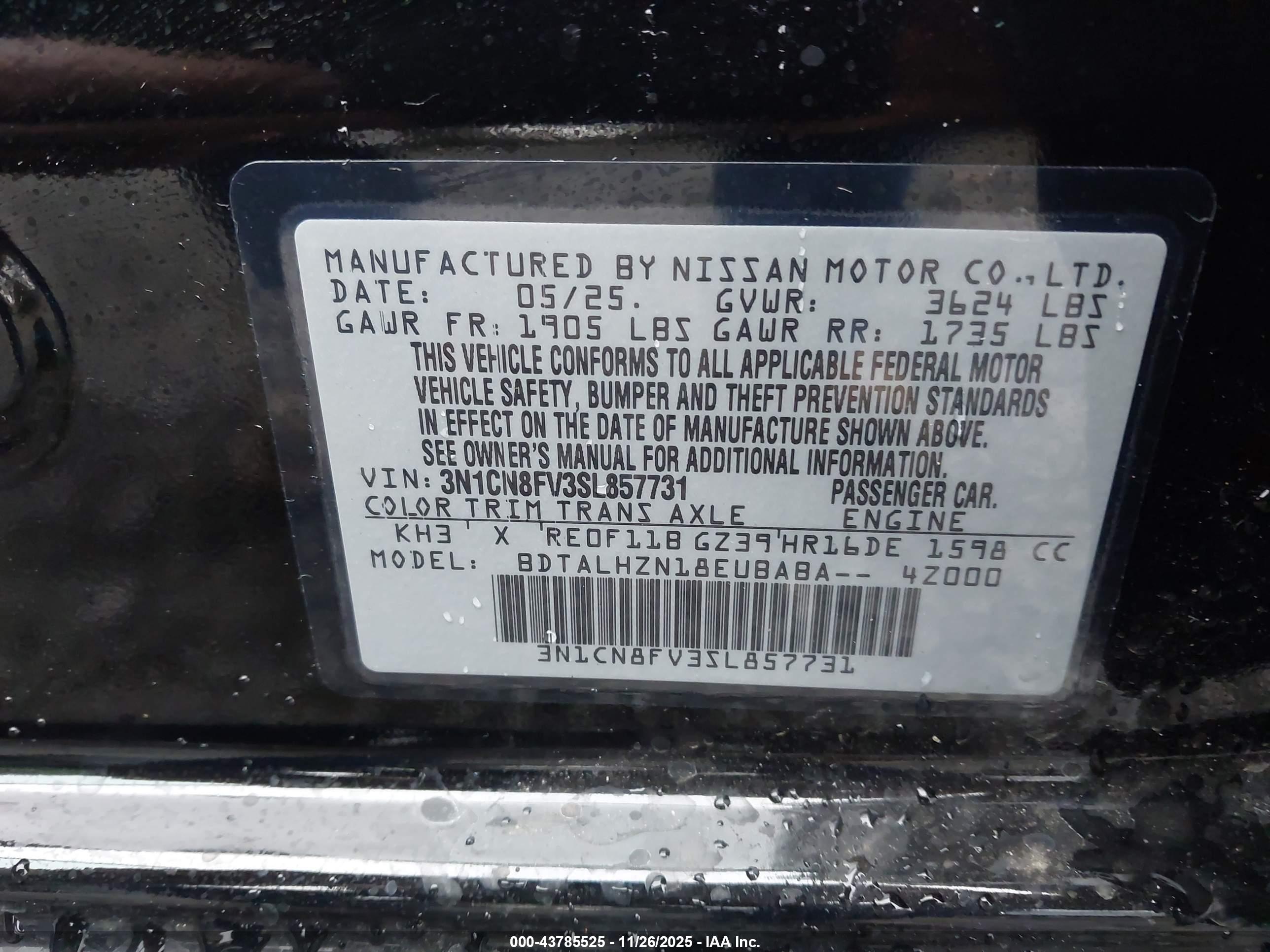 NISSAN VERSA image 9