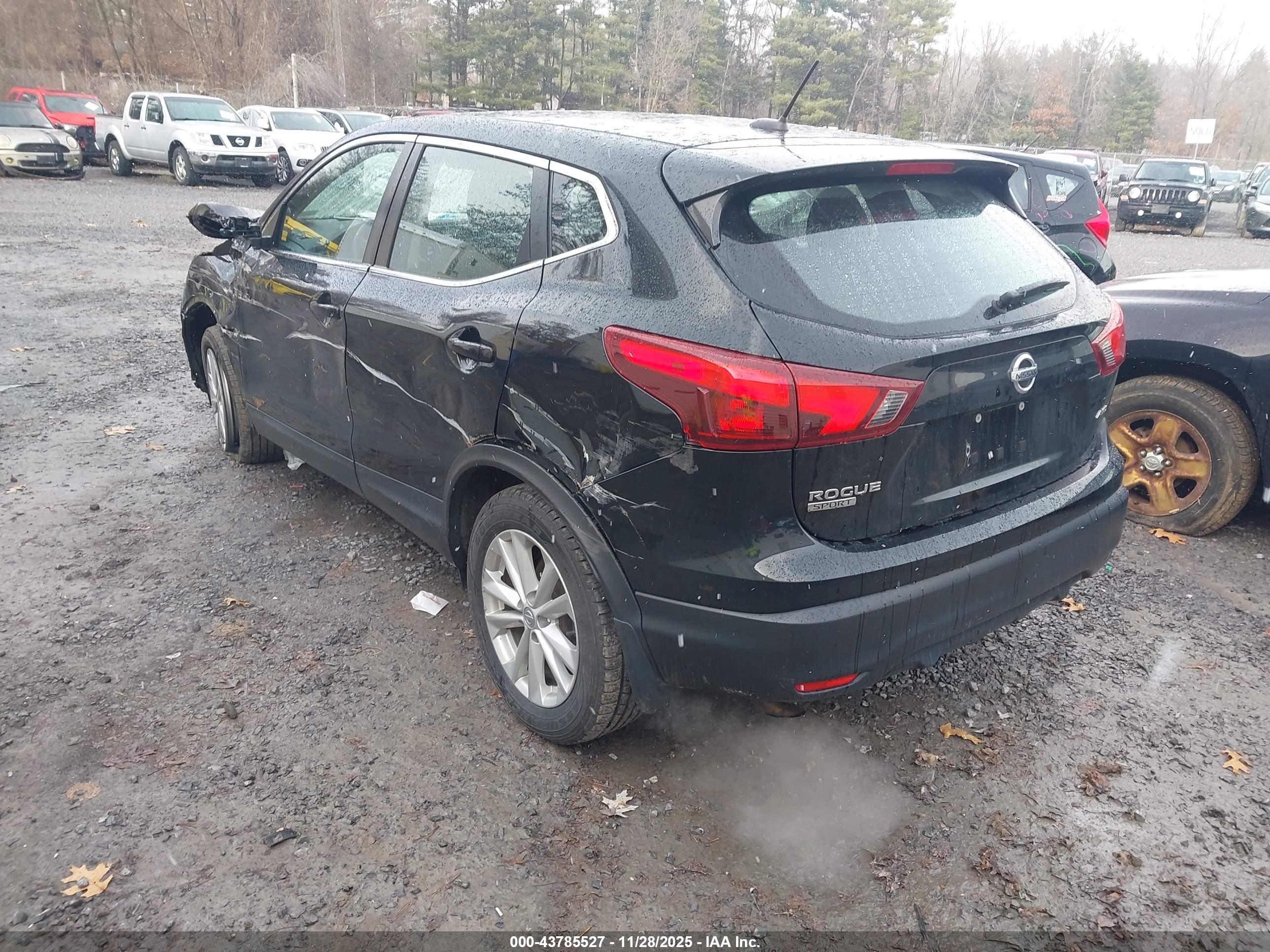 NISSAN ROGUE image 3