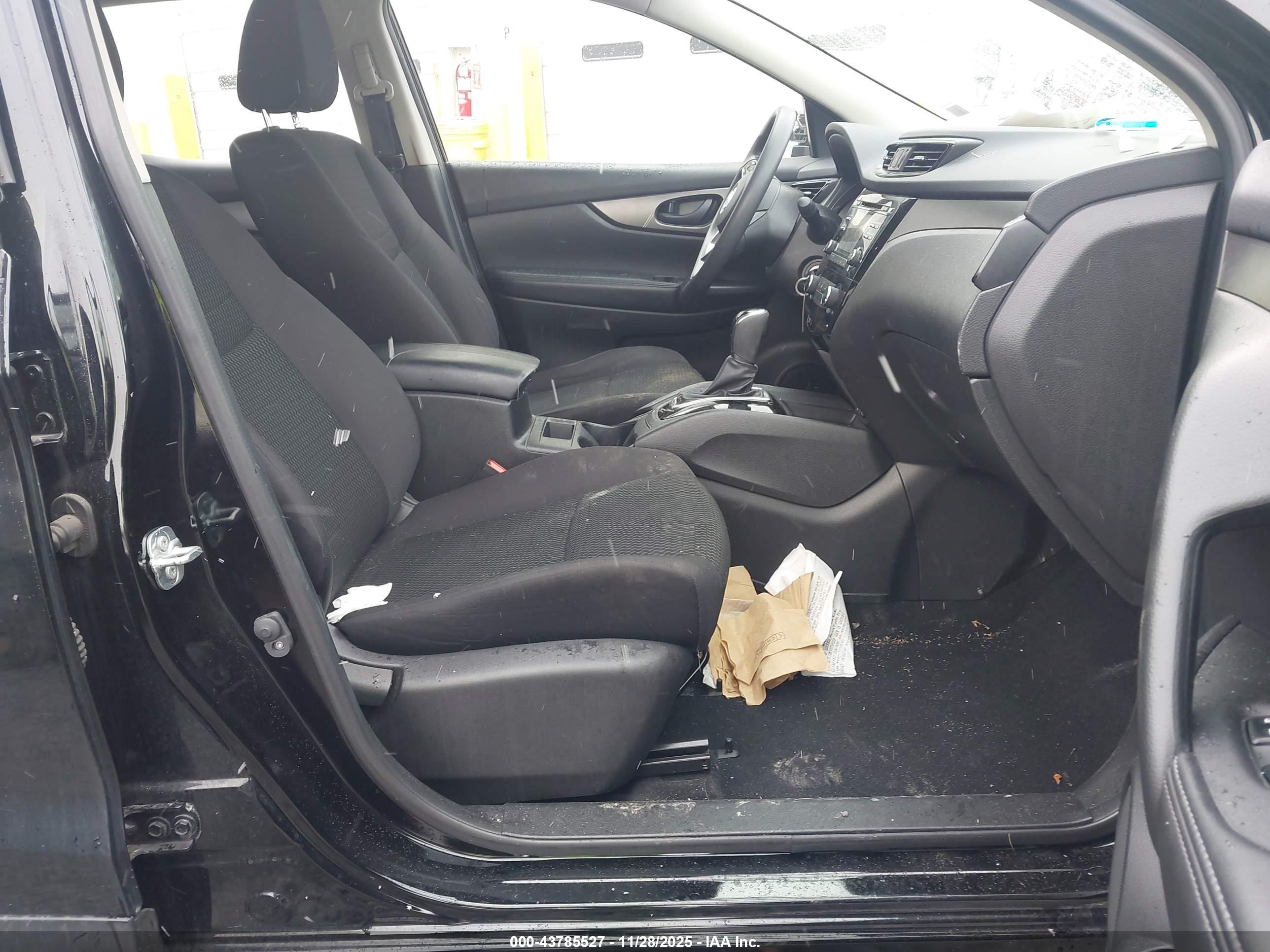 NISSAN ROGUE image 5
