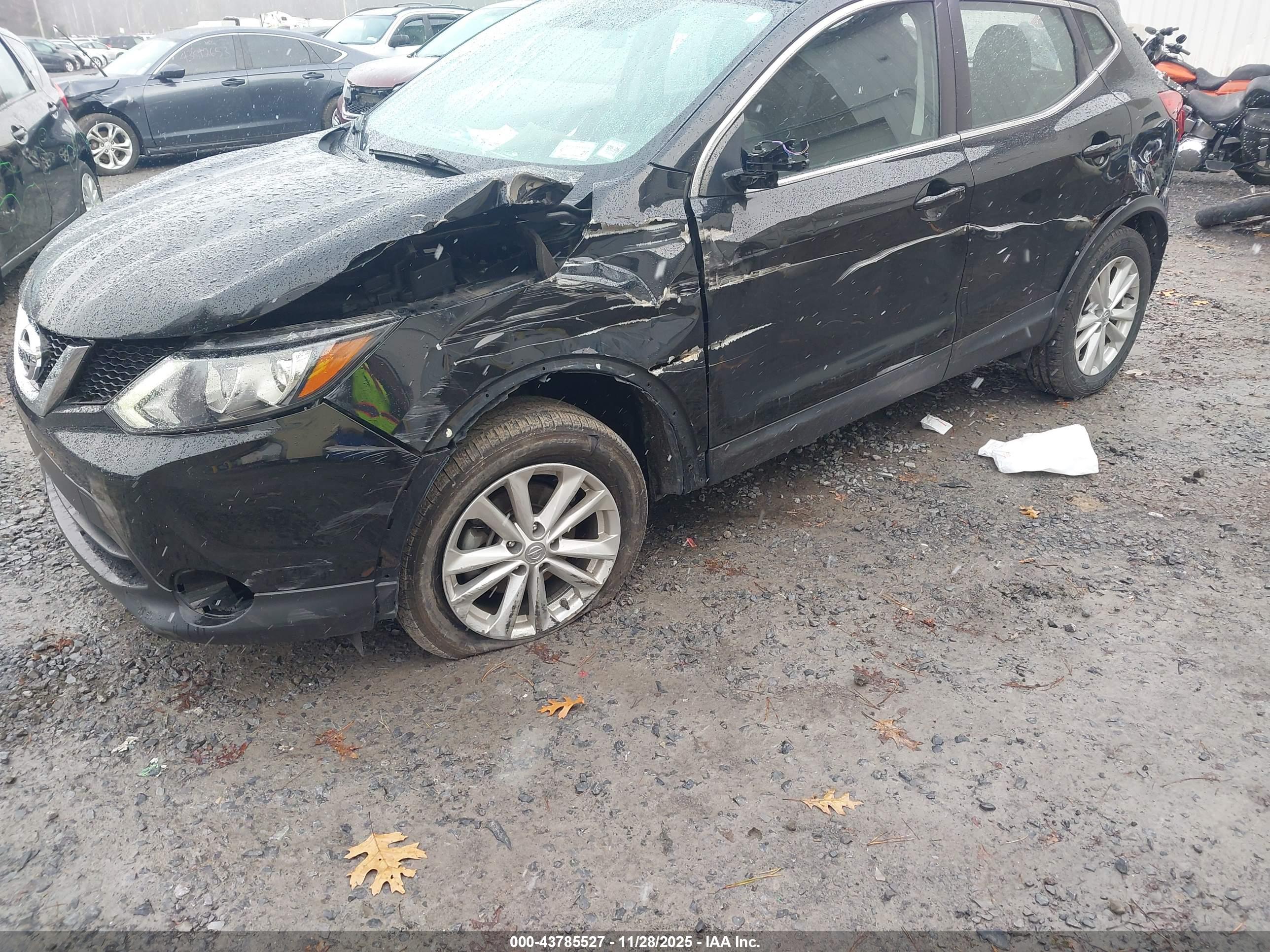 NISSAN ROGUE image 6