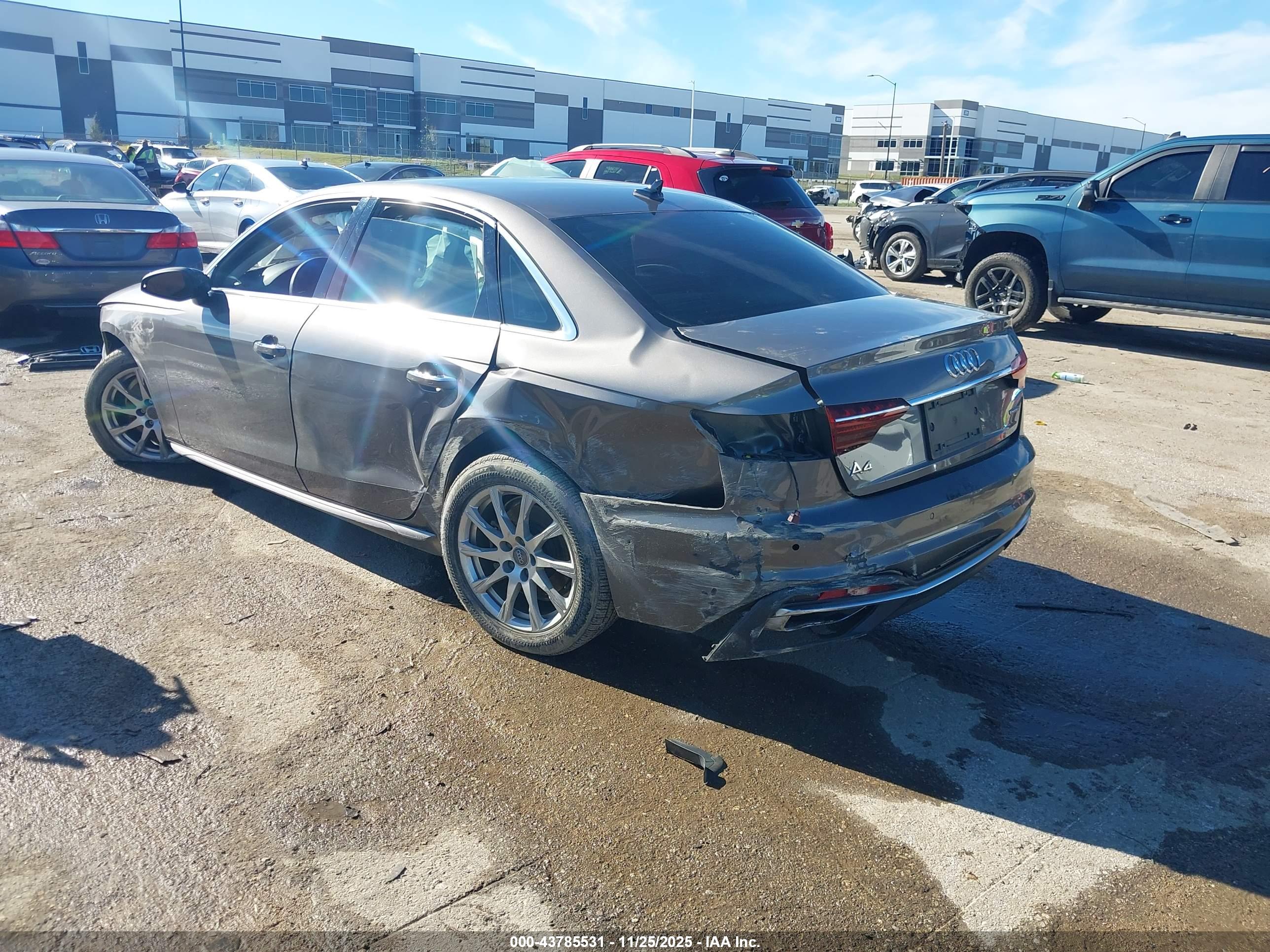 AUDI A4 image 3