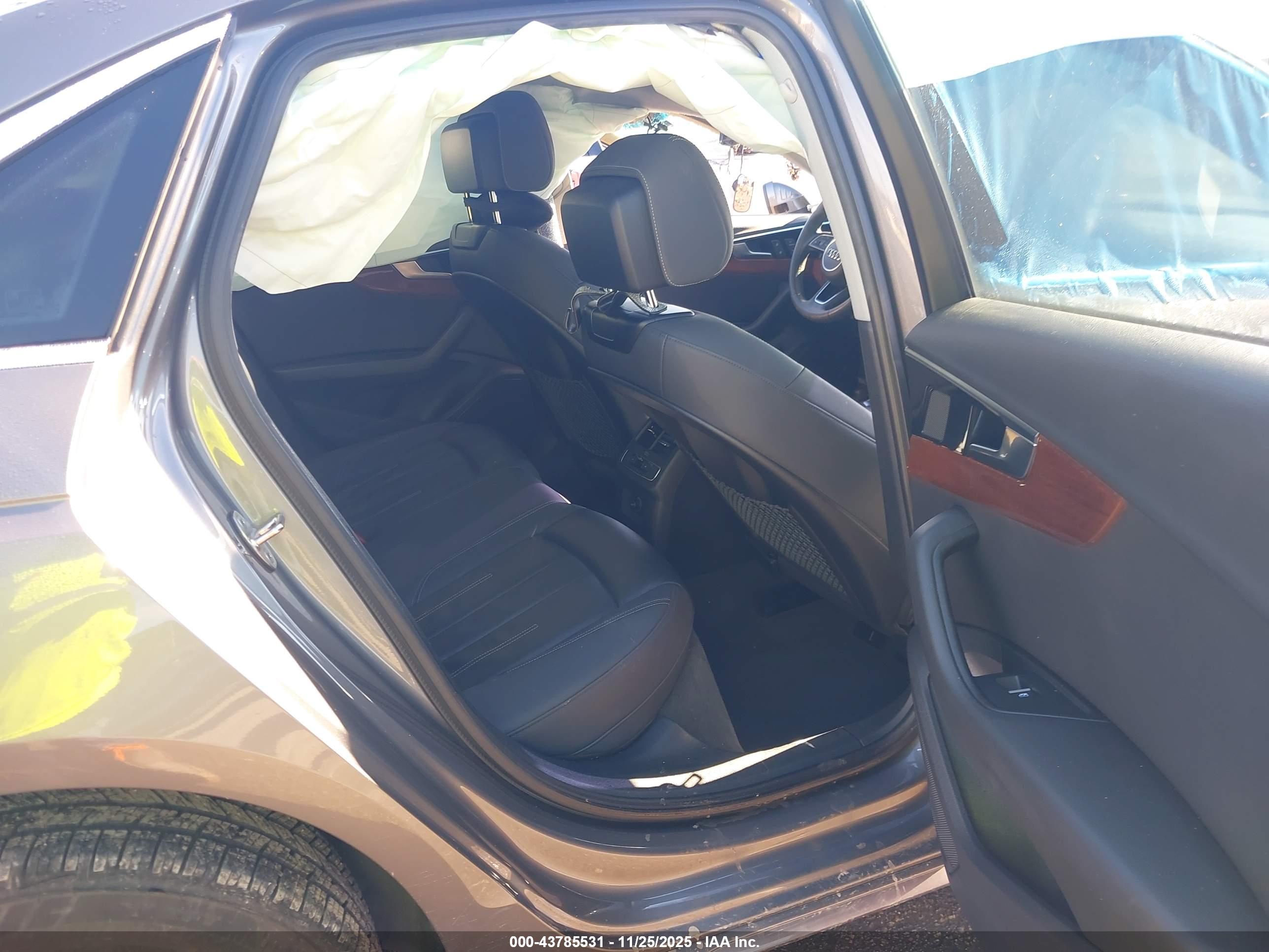 AUDI A4 image 8