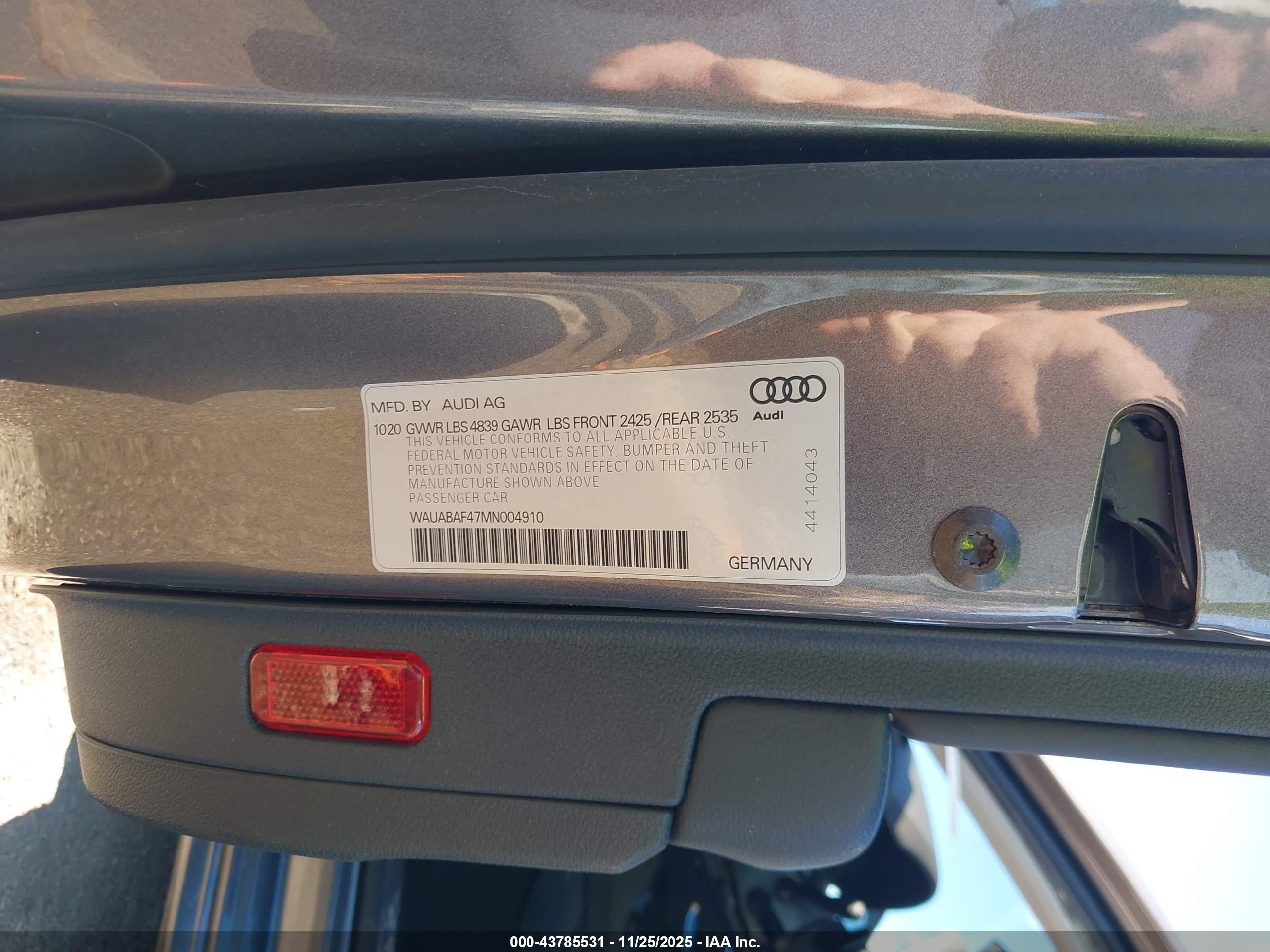 AUDI A4 image 9