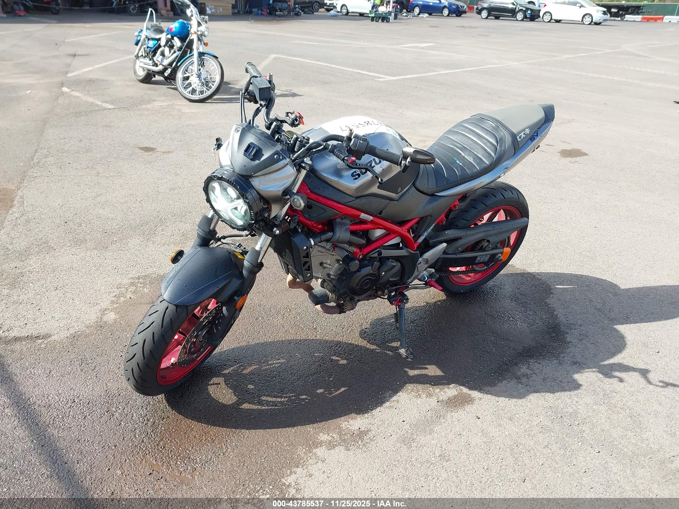 SUZUKI SV650 image 2