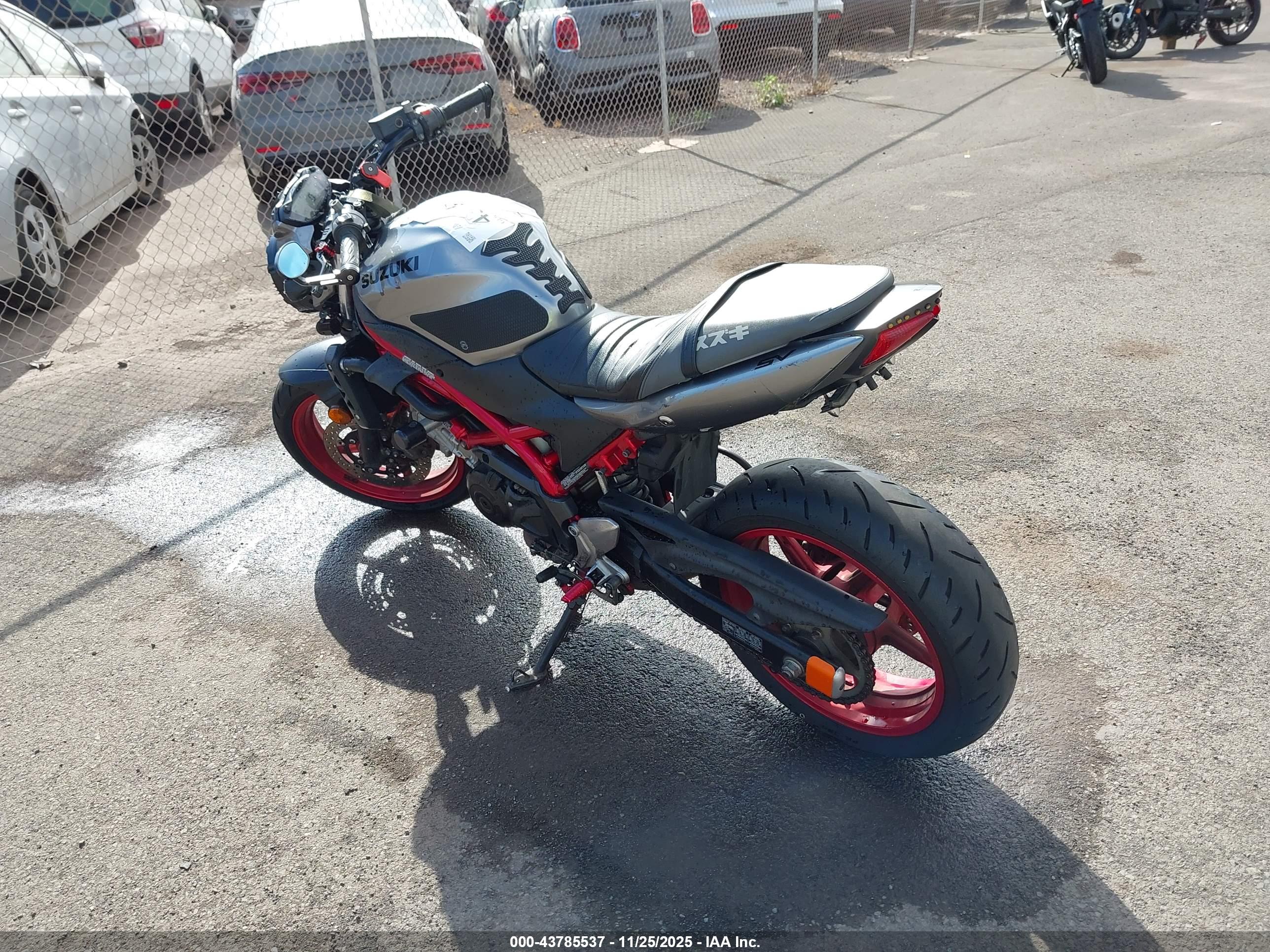 SUZUKI SV650 image 3