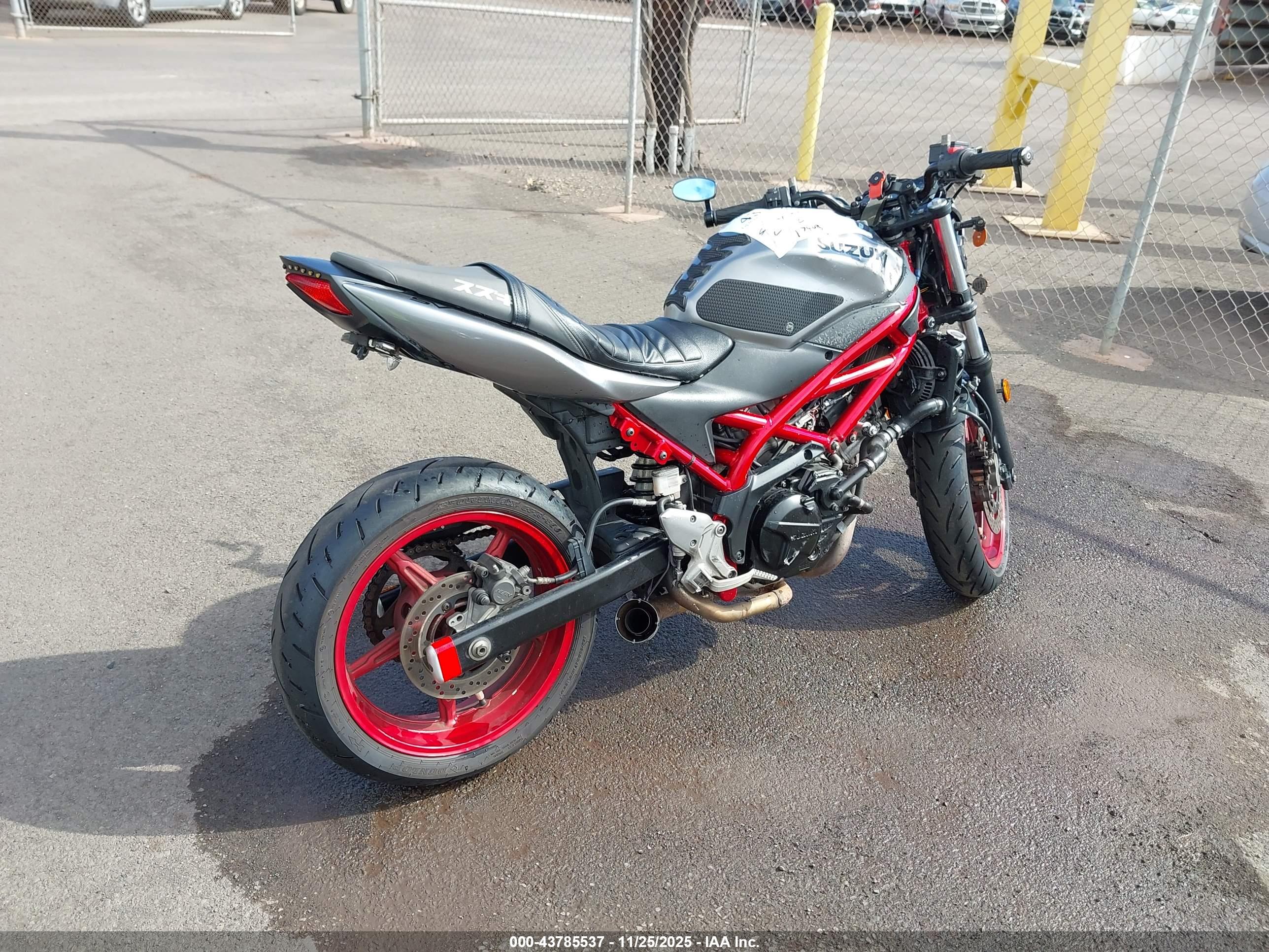 SUZUKI SV650 image 4