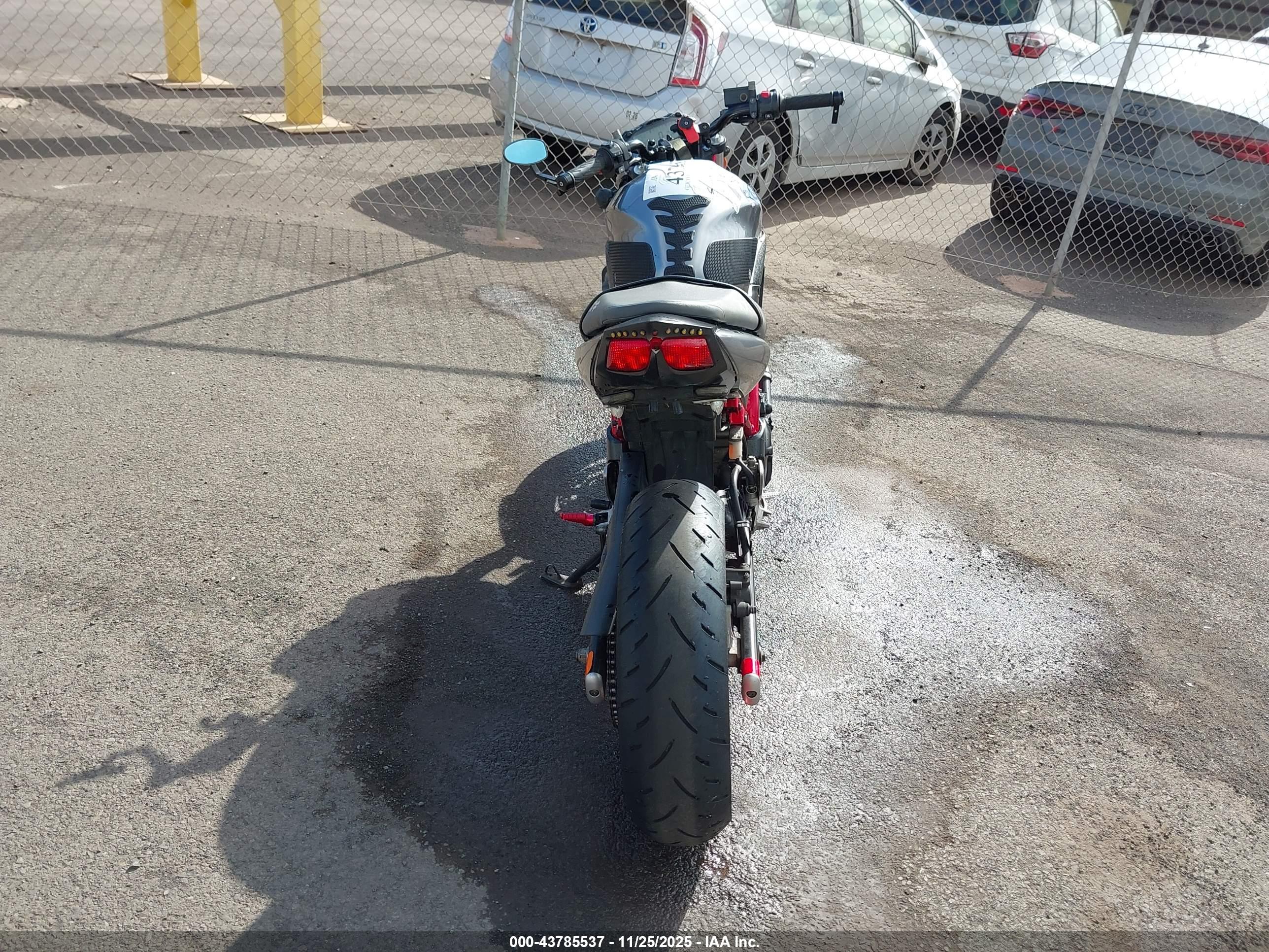 SUZUKI SV650 image 6