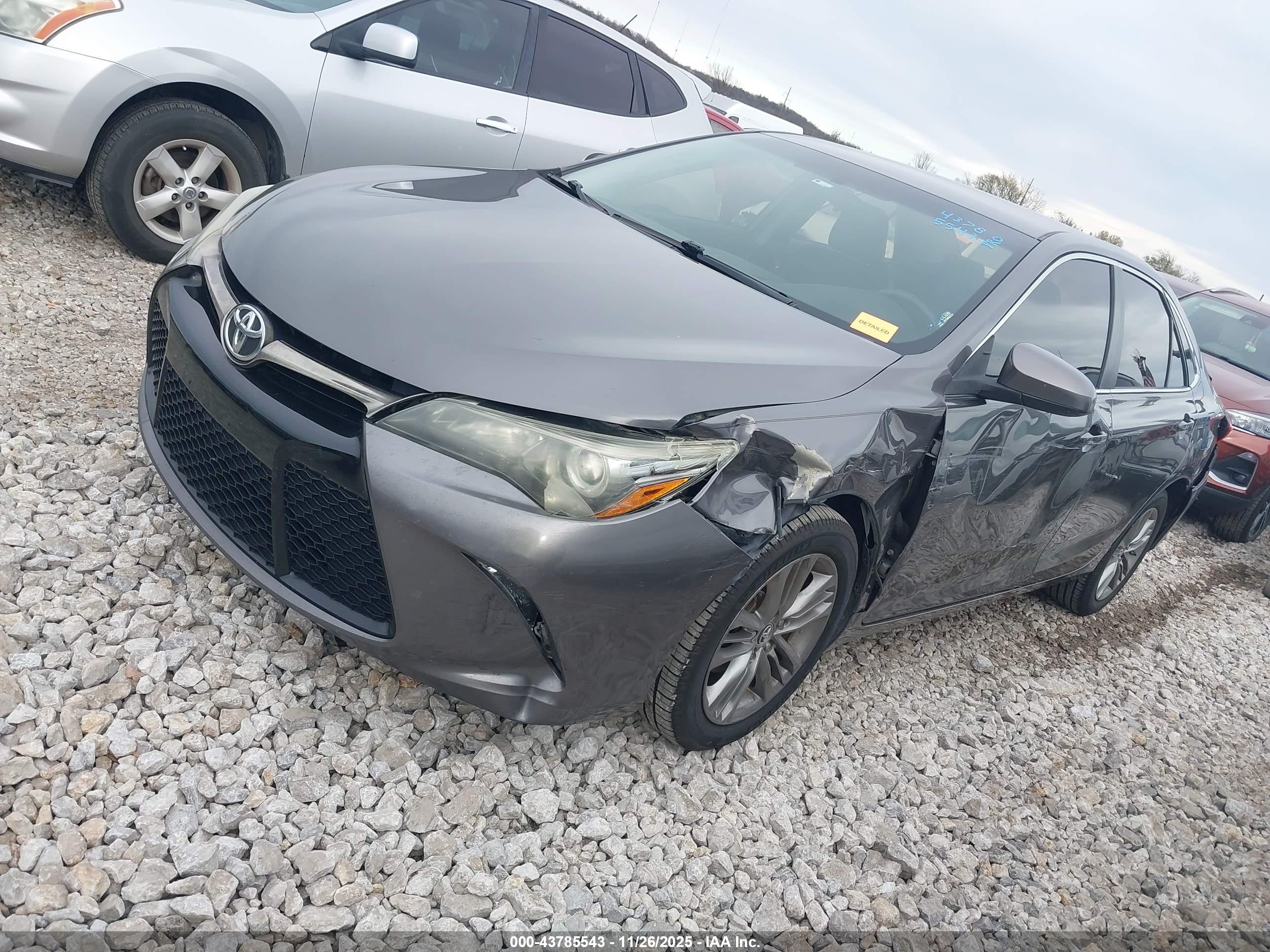 TOYOTA CAMRY image 2
