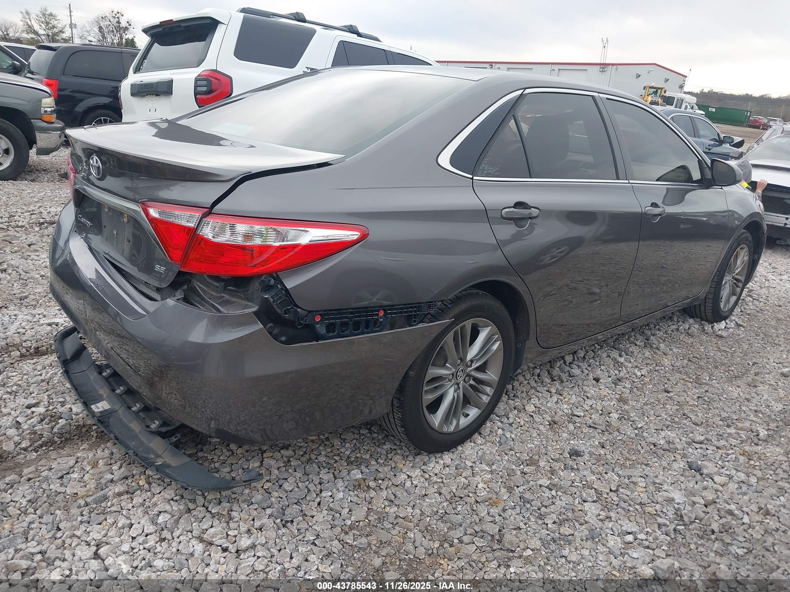 TOYOTA CAMRY image 4