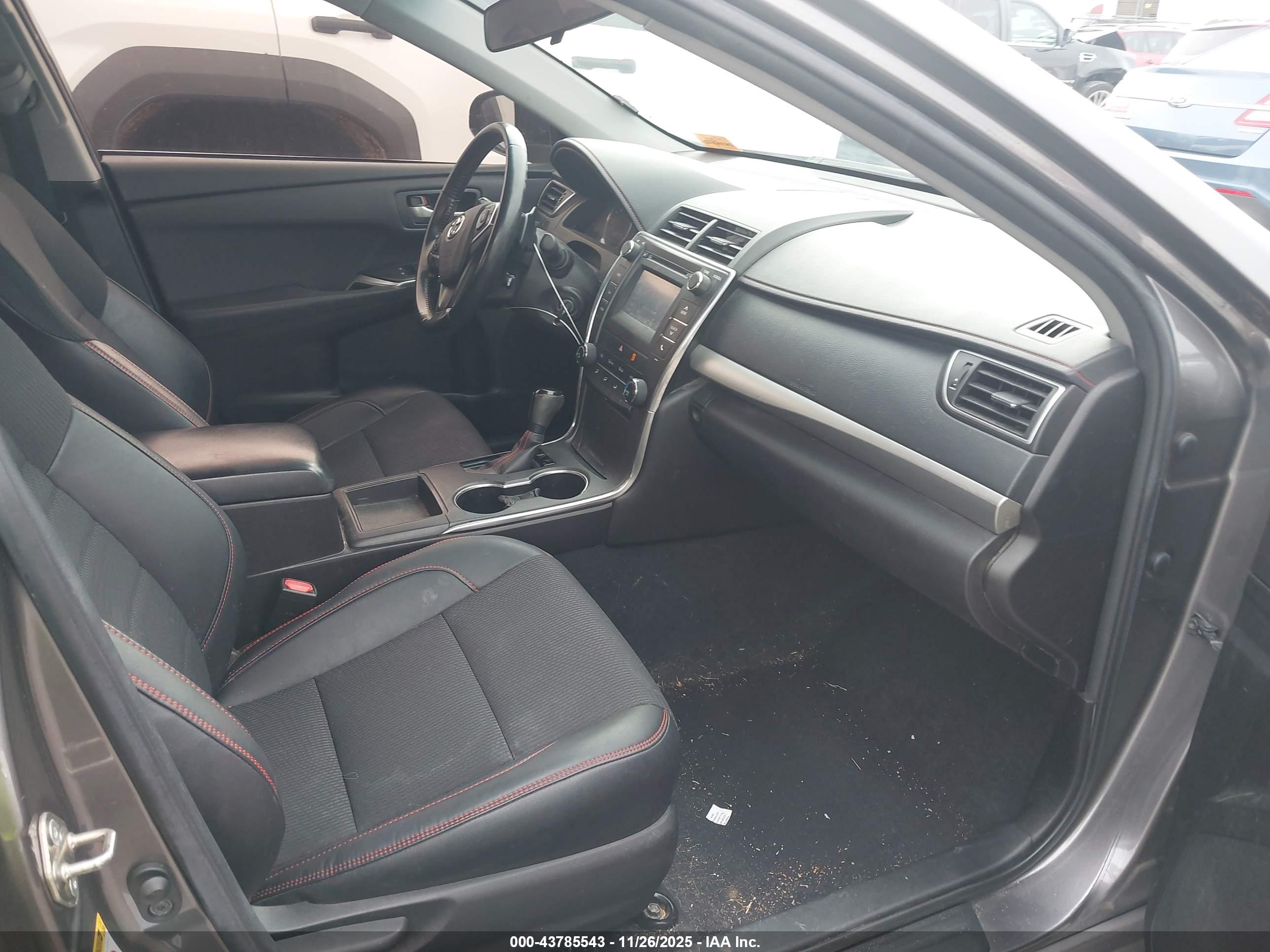 TOYOTA CAMRY image 5