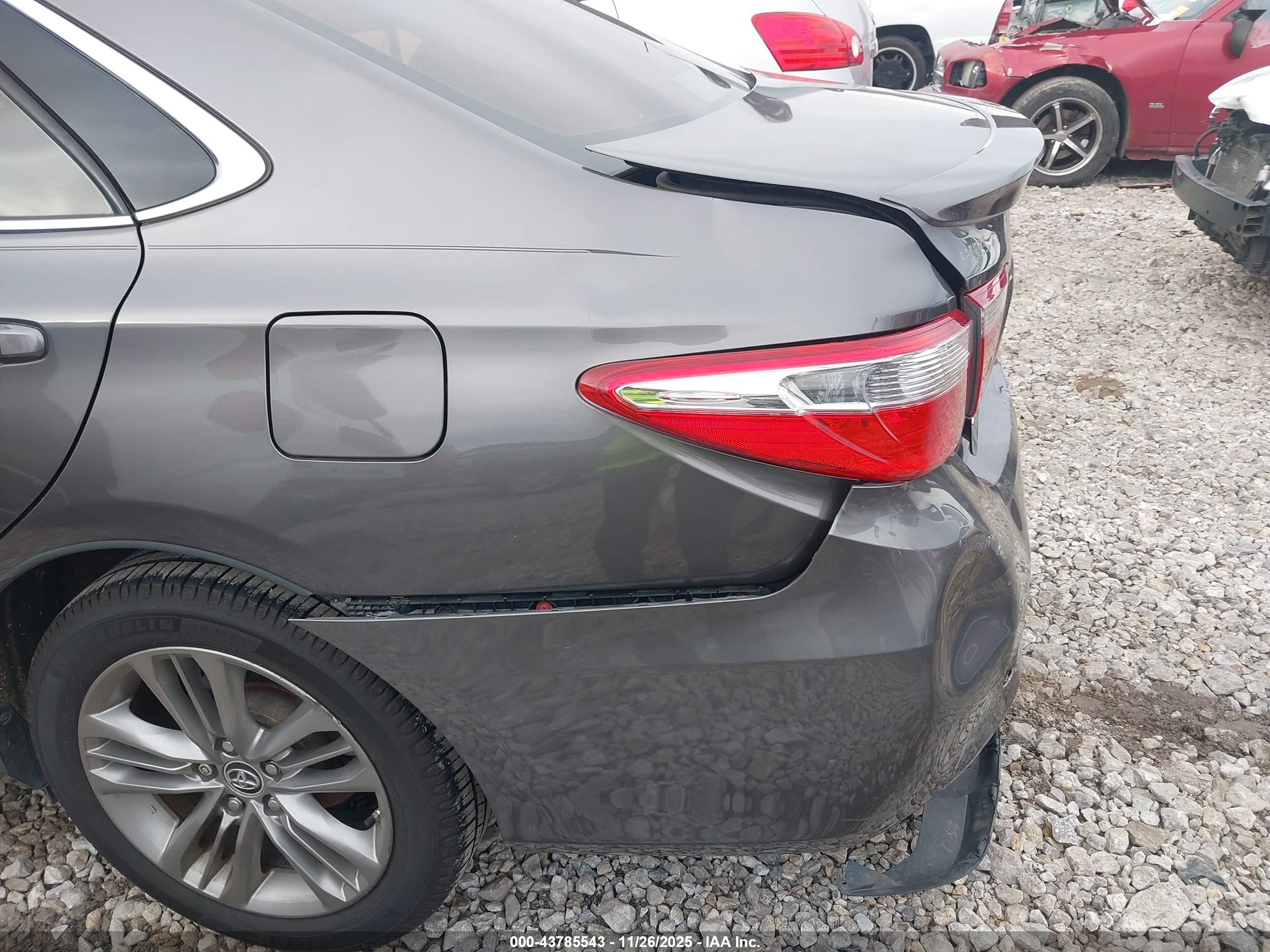 TOYOTA CAMRY image 6