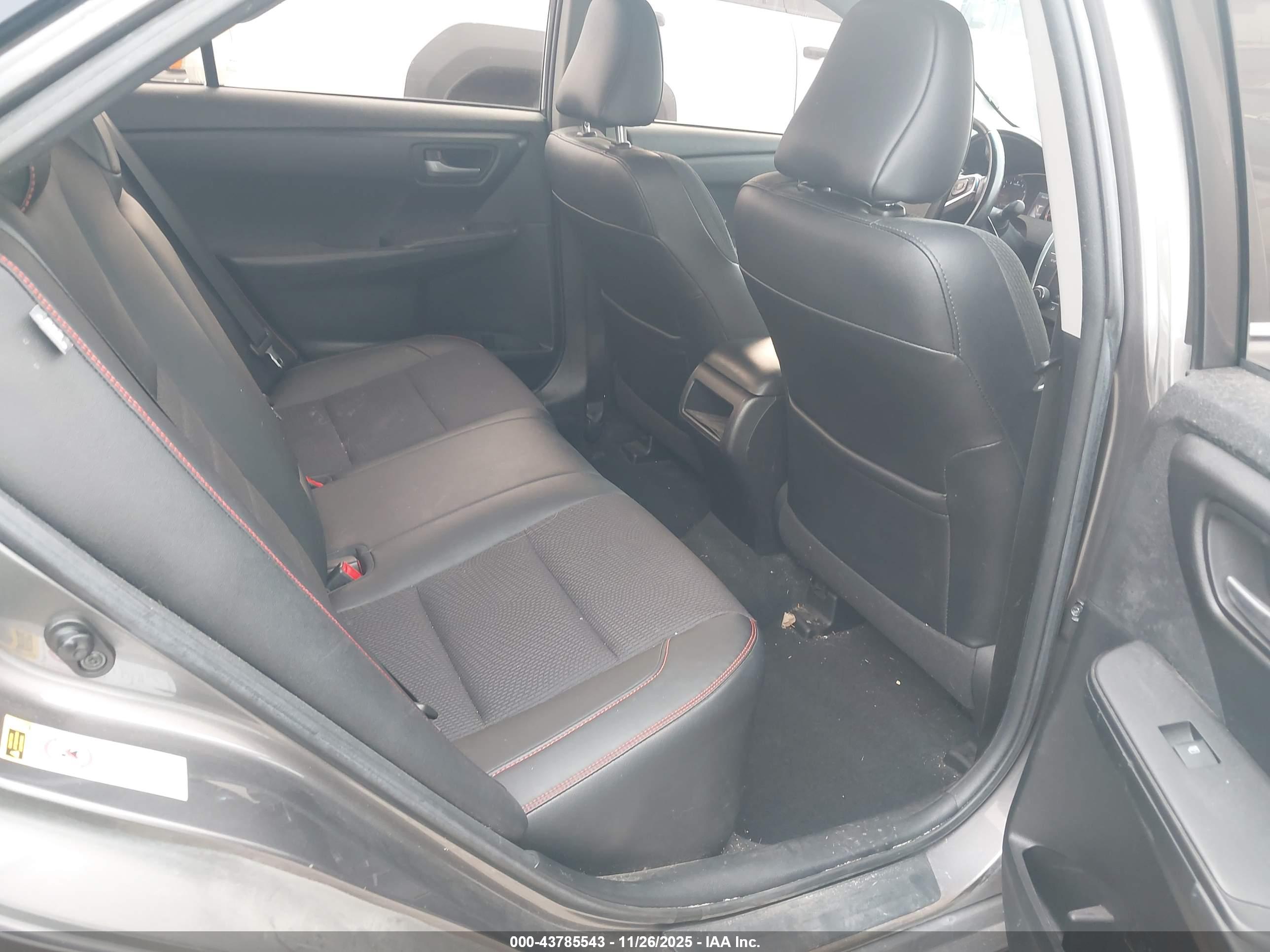 TOYOTA CAMRY image 8