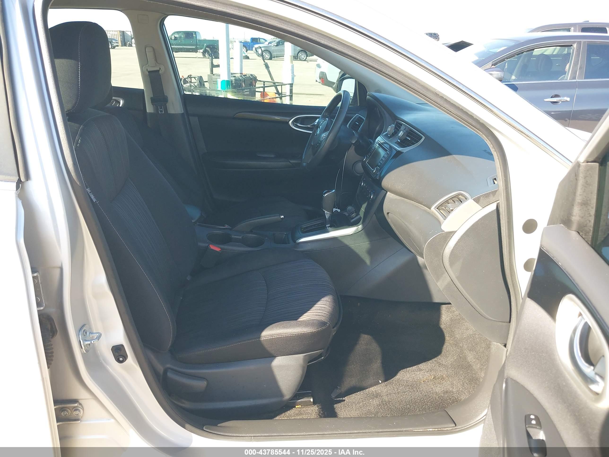 NISSAN SENTRA image 5