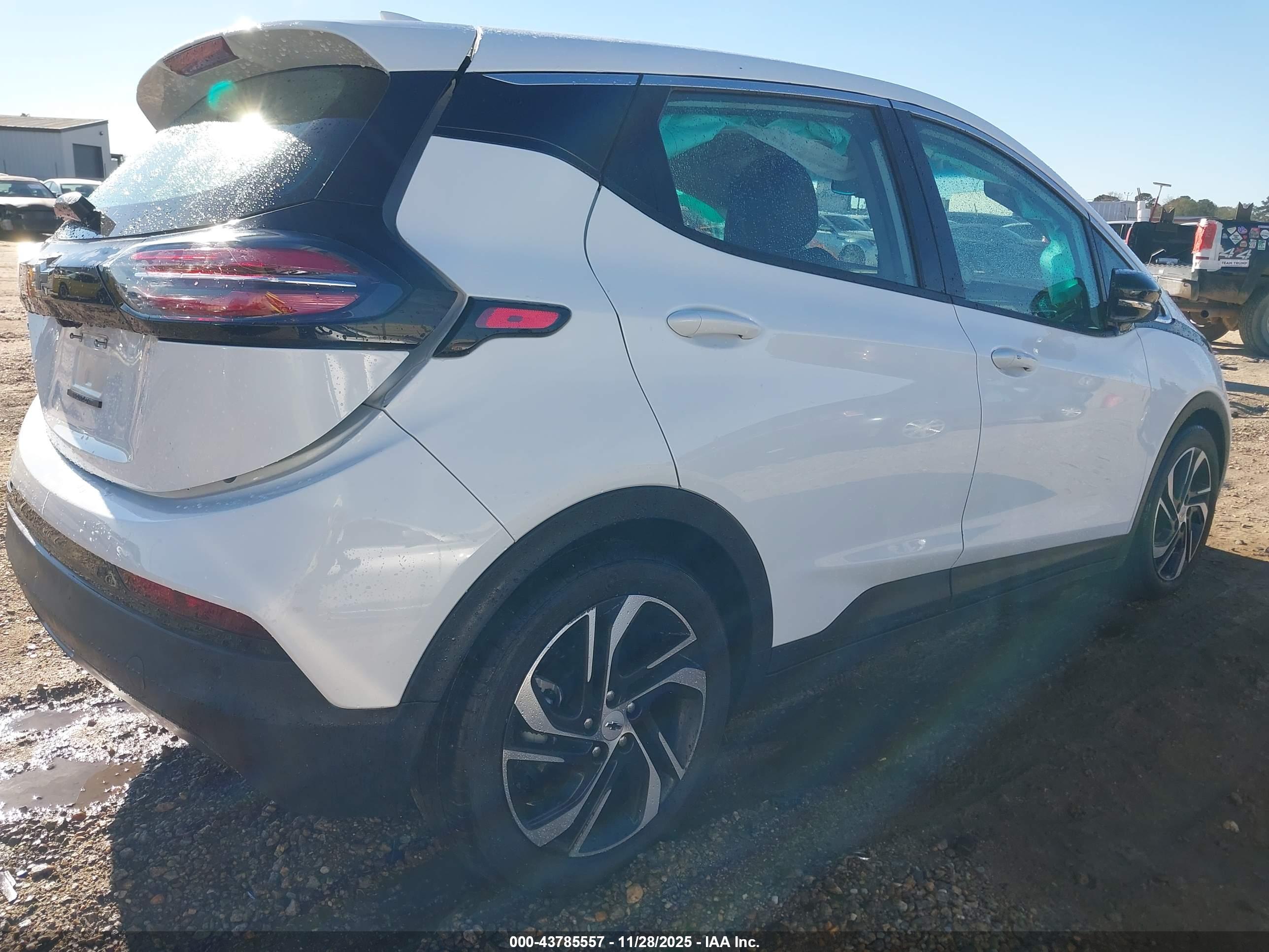 CHEVROLET BOLT image 4
