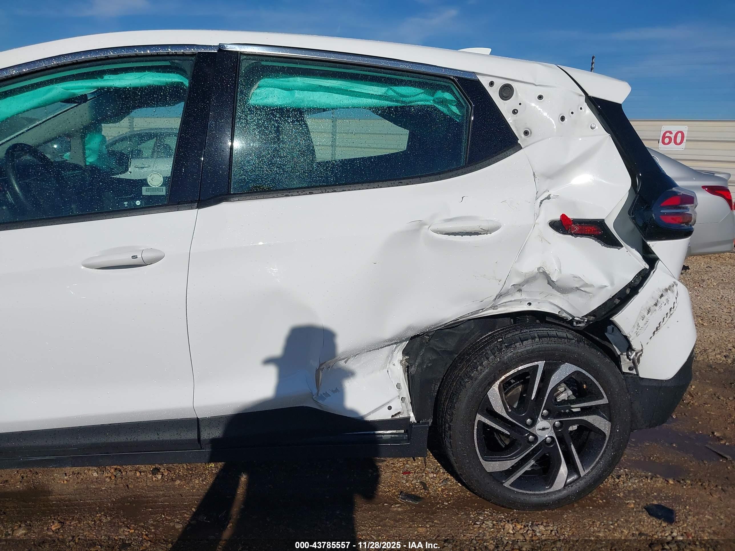 CHEVROLET BOLT image 6