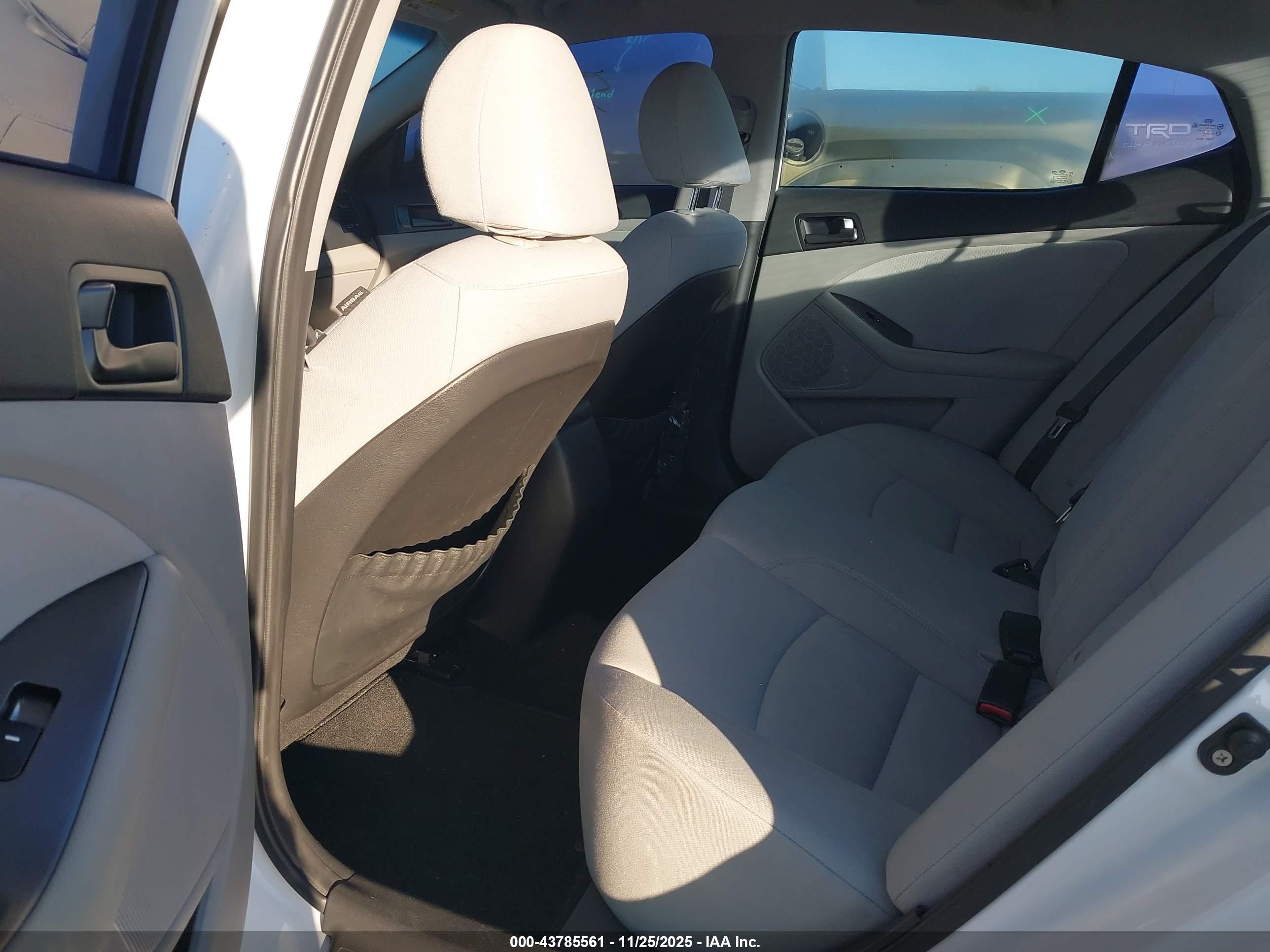 KIA OPTIMA image 8