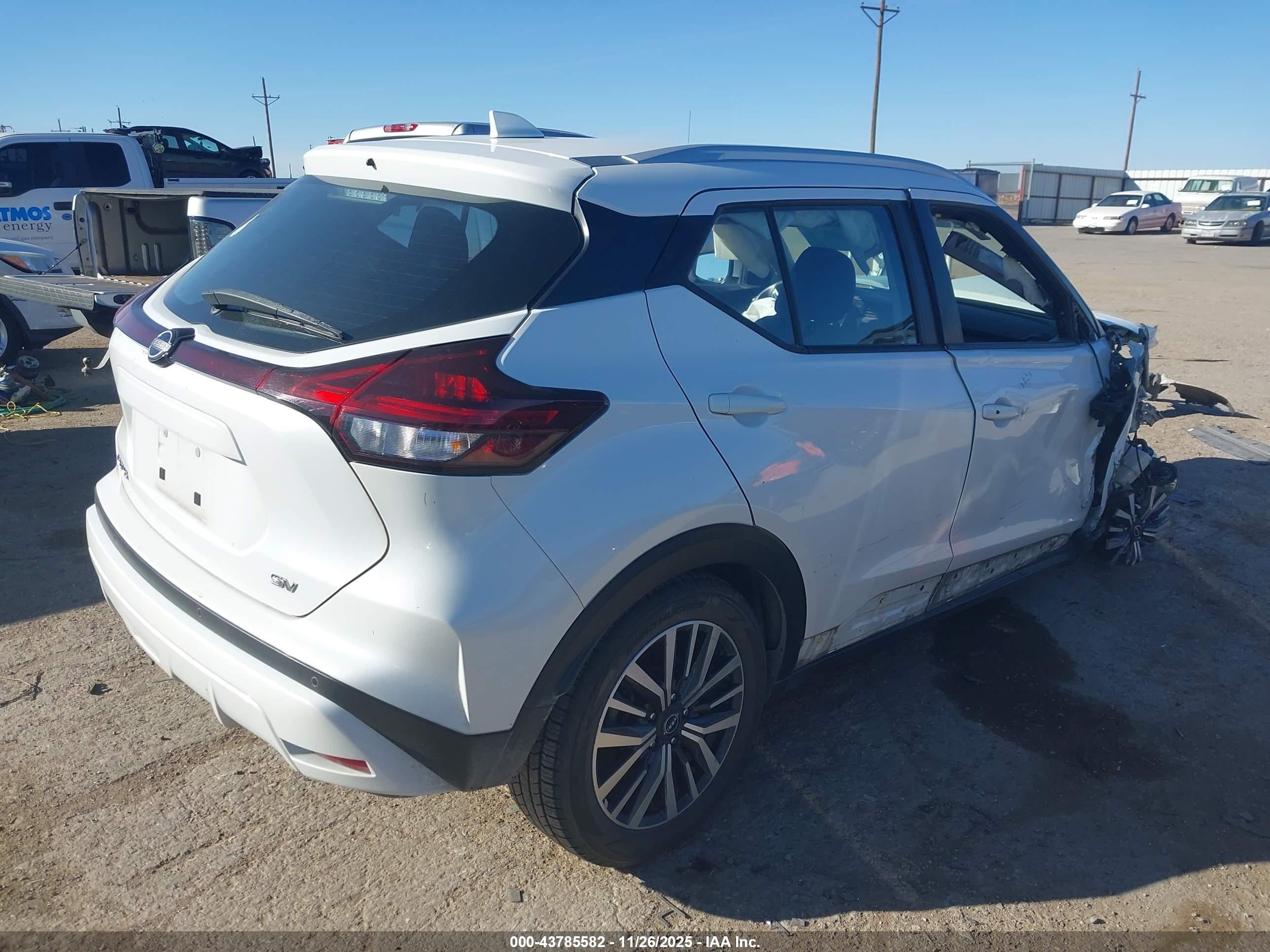 NISSAN KICKS image 4