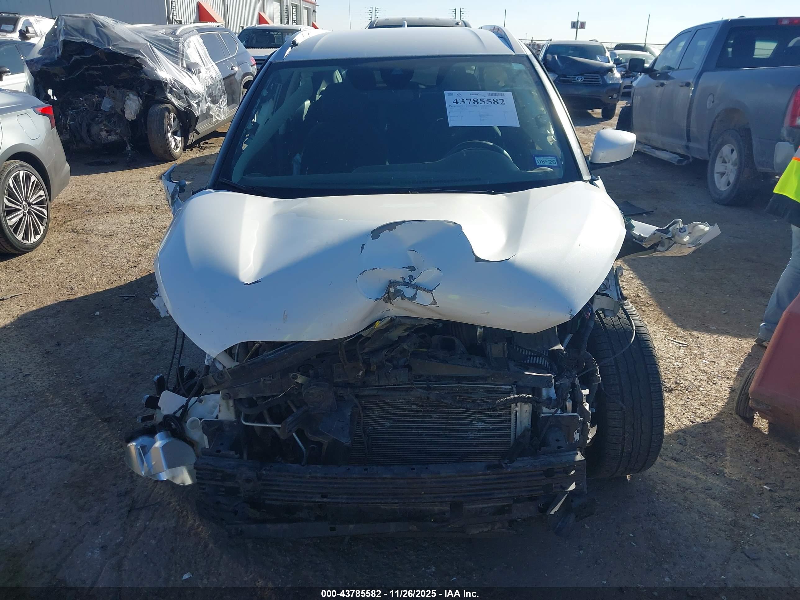 NISSAN KICKS image 6