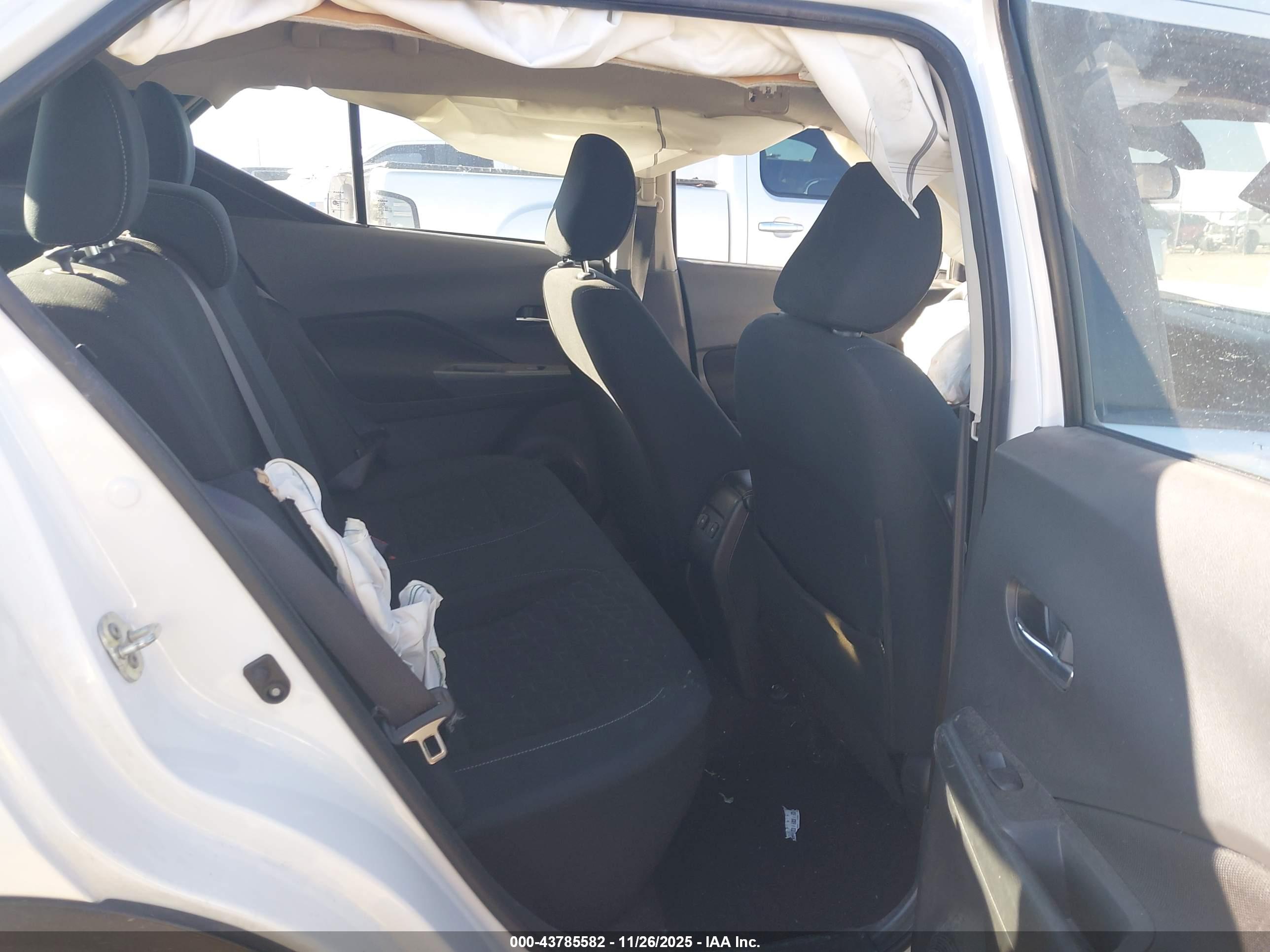 NISSAN KICKS image 8