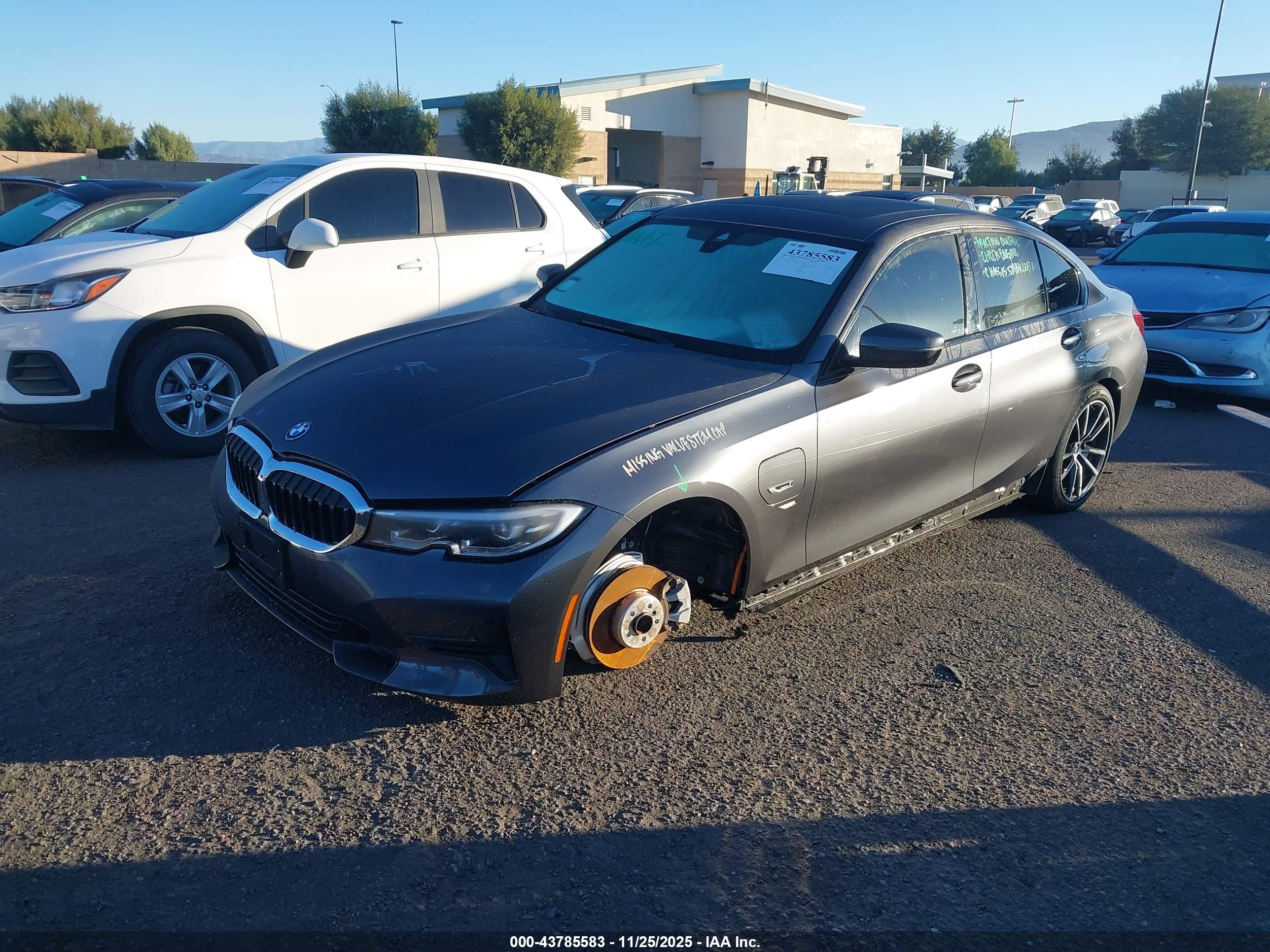 BMW 3 image 2