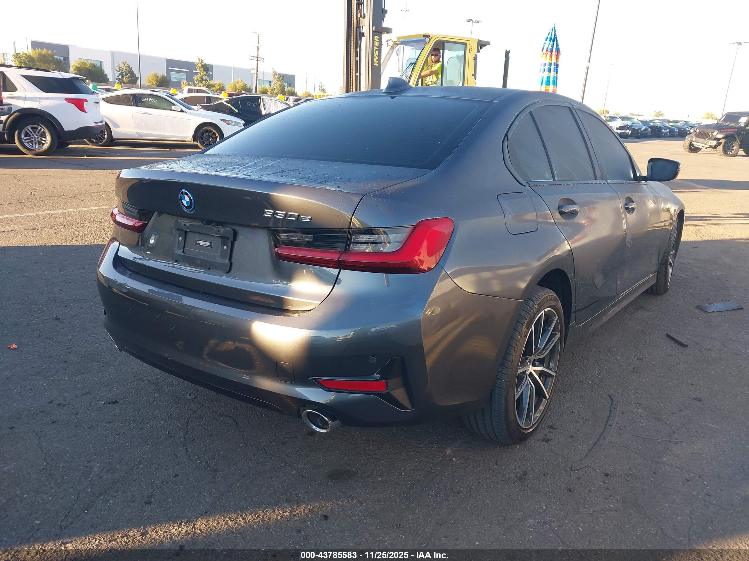 BMW 3 image 4