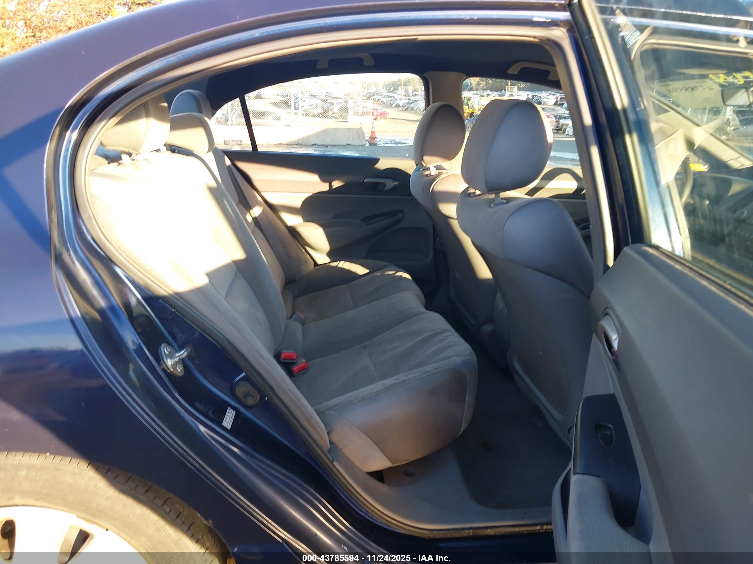 HONDA CIVIC image 8