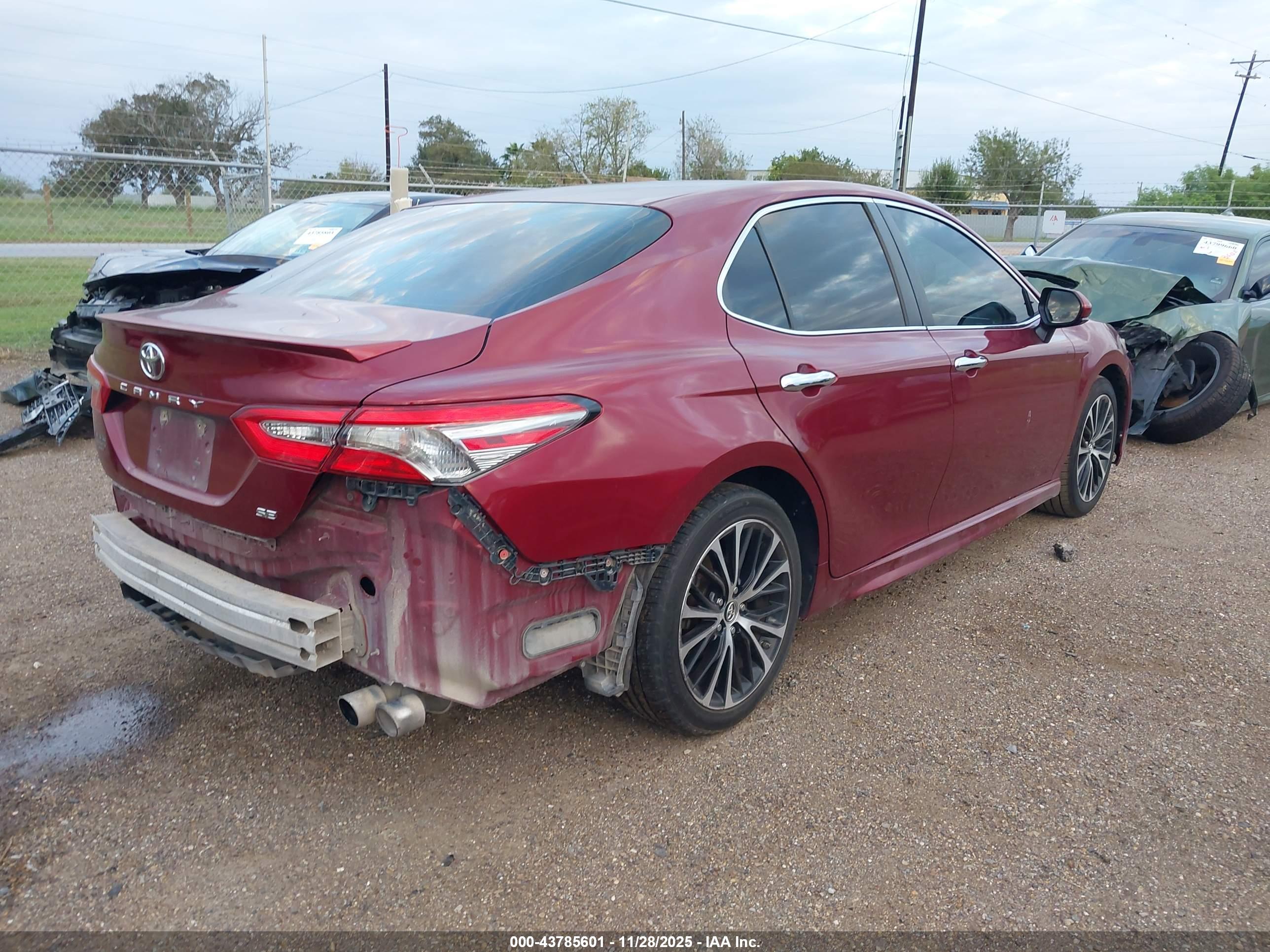 TOYOTA CAMRY image 4