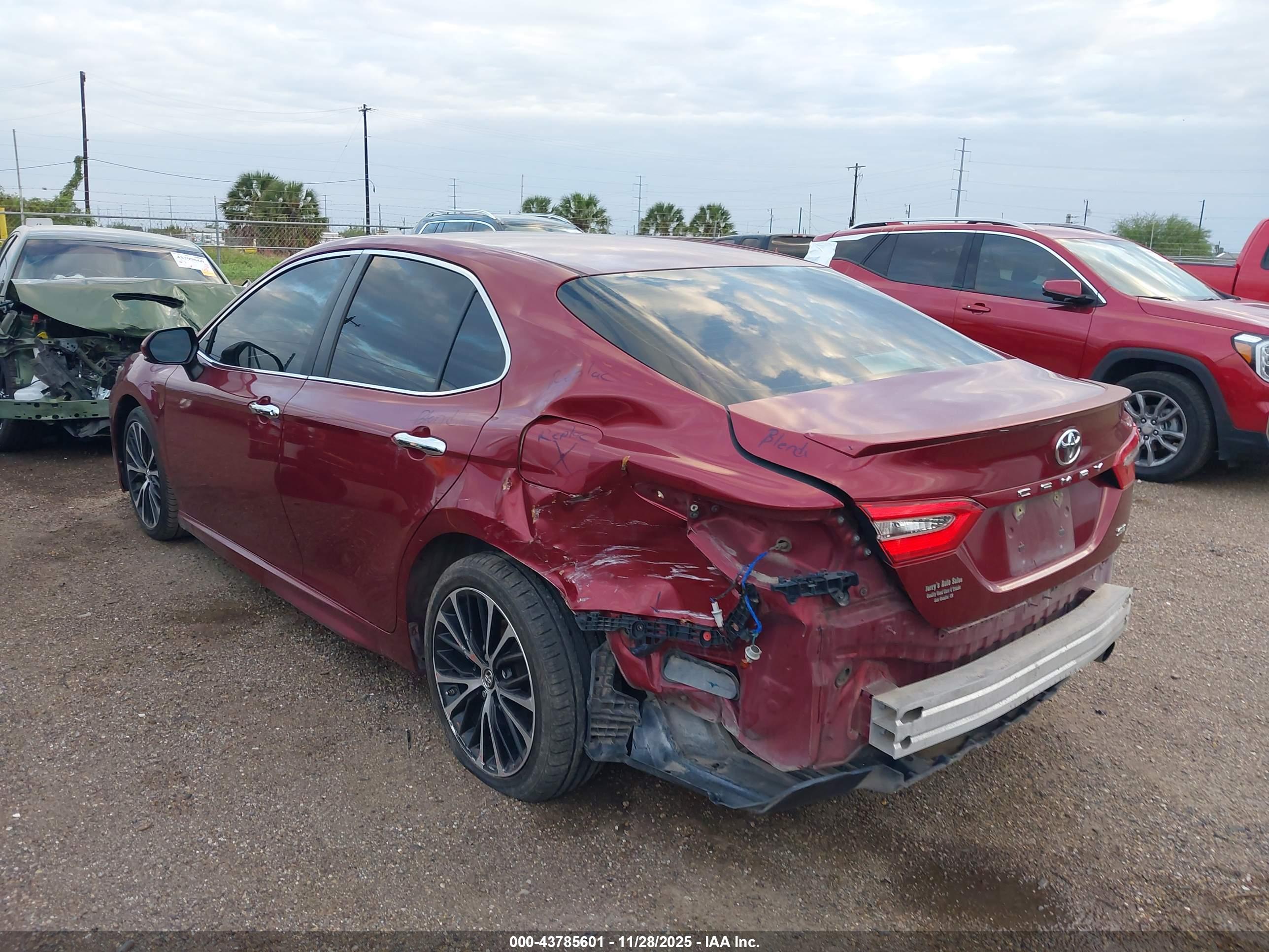 TOYOTA CAMRY image 6