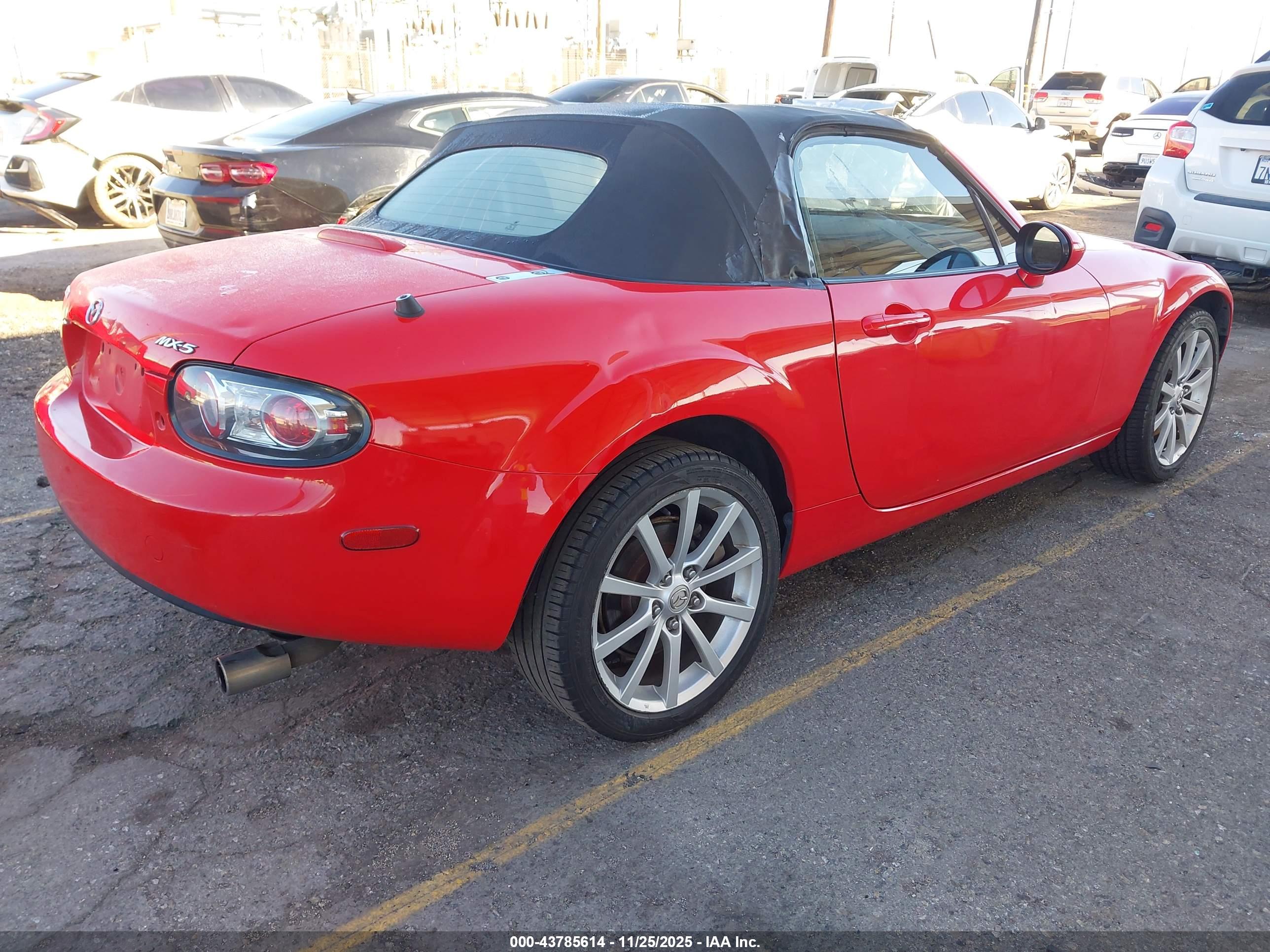 MAZDA MX-5 image 4
