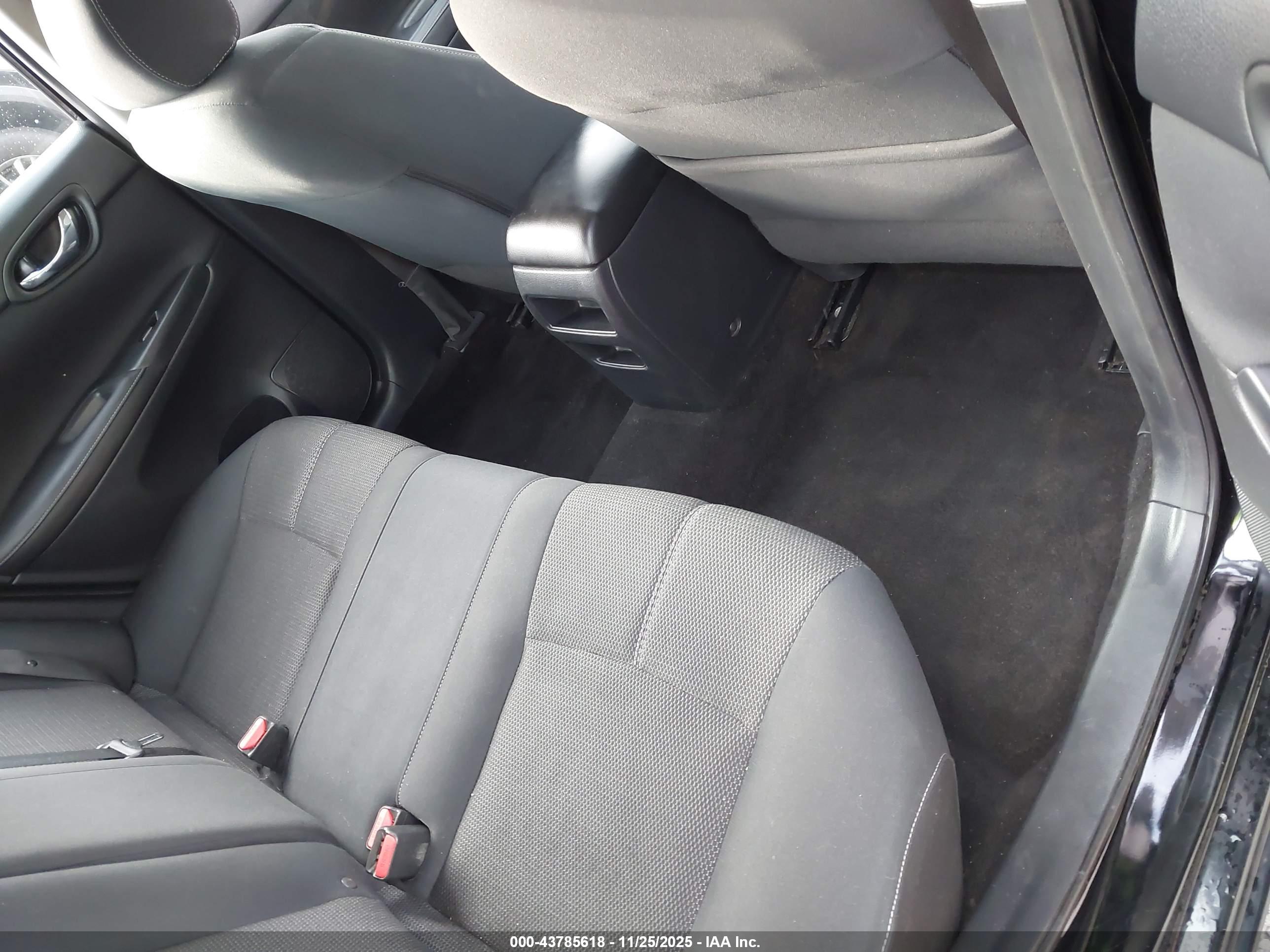 NISSAN SENTRA image 8